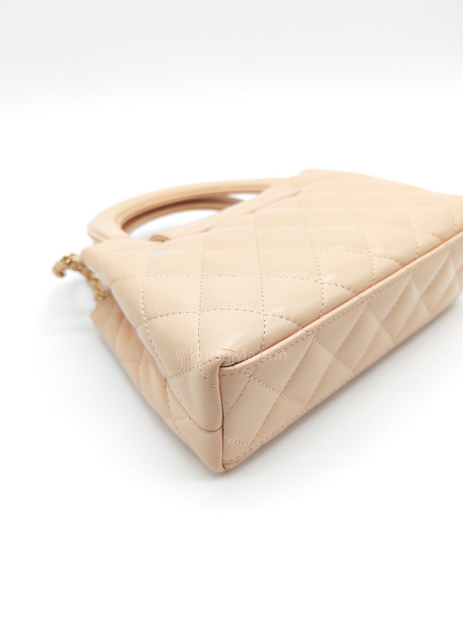 CC Kelly Shopping Bag in Beige Calfskin Leather and Aged Gold Hardware (Microchip) | Purse Maison Luxury Bags Shop