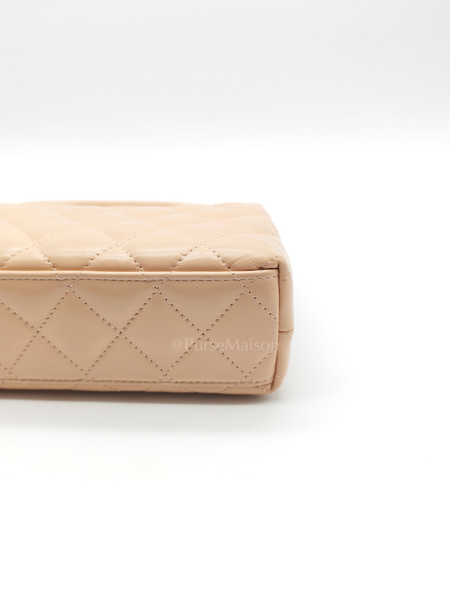 CC Kelly Shopping Bag in Beige Calfskin Leather and Aged Gold Hardware (Microchip) | Purse Maison Luxury Bags Shop