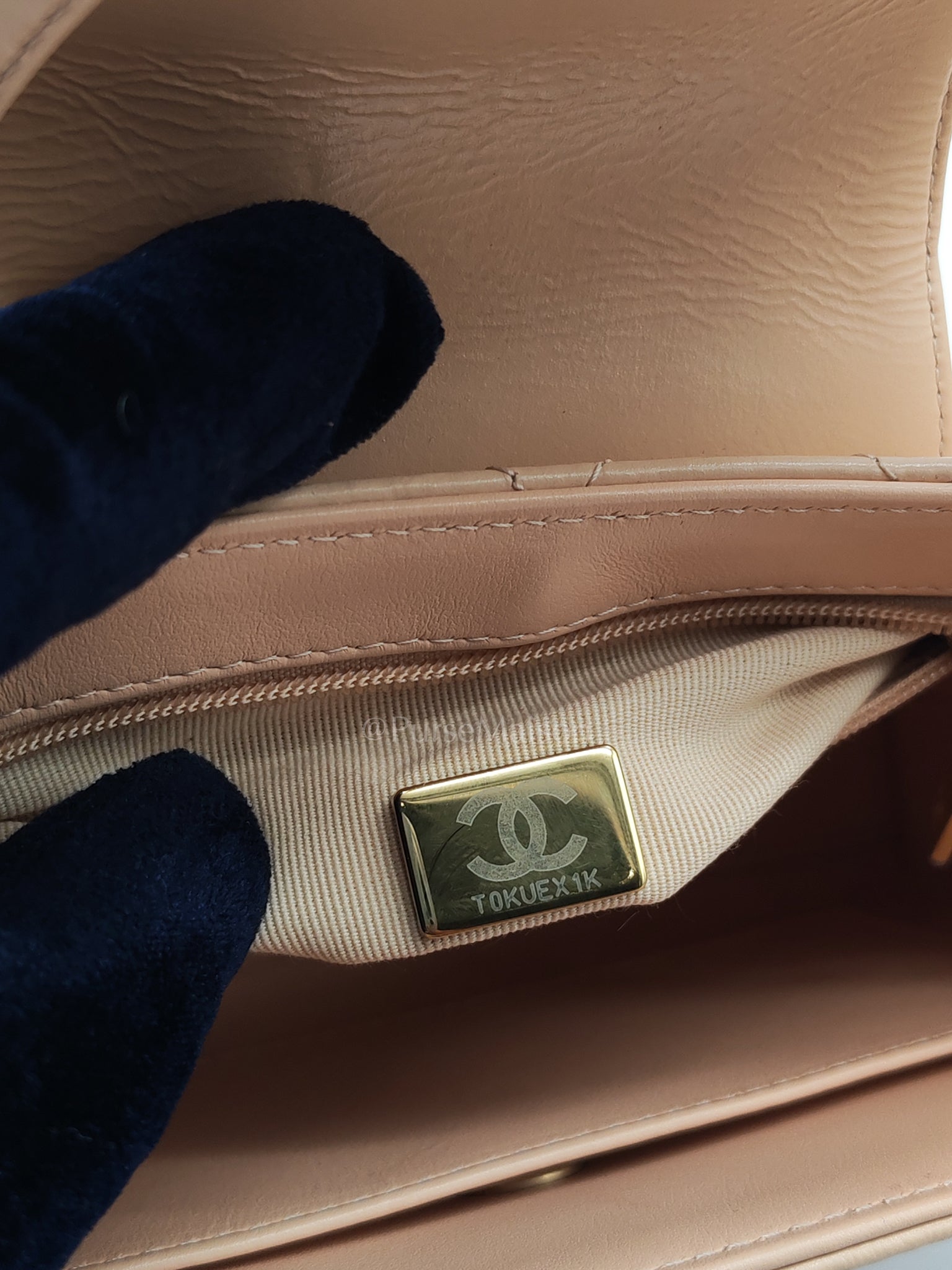 CC Kelly Shopping Bag in Beige Calfskin Leather and Aged Gold Hardware (Microchip) | Purse Maison Luxury Bags Shop