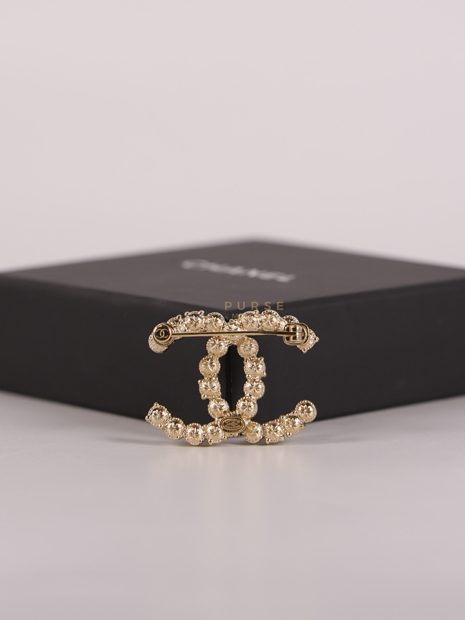 CC Logo Brooch with Cristals & Pearl Combined | Purse Maison Luxury Bags Shop