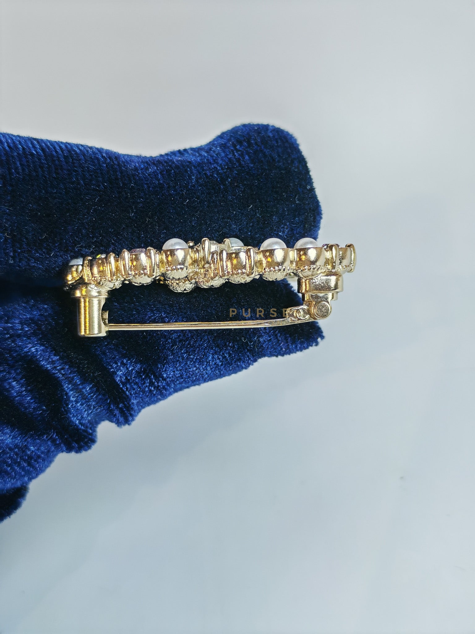 CC Logo Brooch with Cristals & Pearl Combined | Purse Maison Luxury Bags Shop