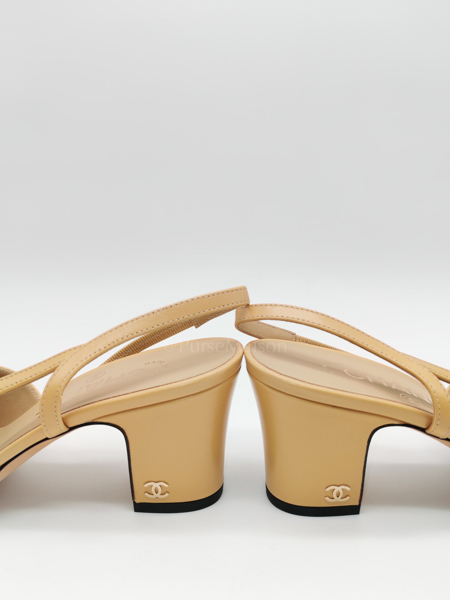 CC Slingback Pumps in Beige Lambskin Leather & Black Cap Toe Canvas Size 37 EU(23.5 cm) | Purse Maison Luxury Bags Shop