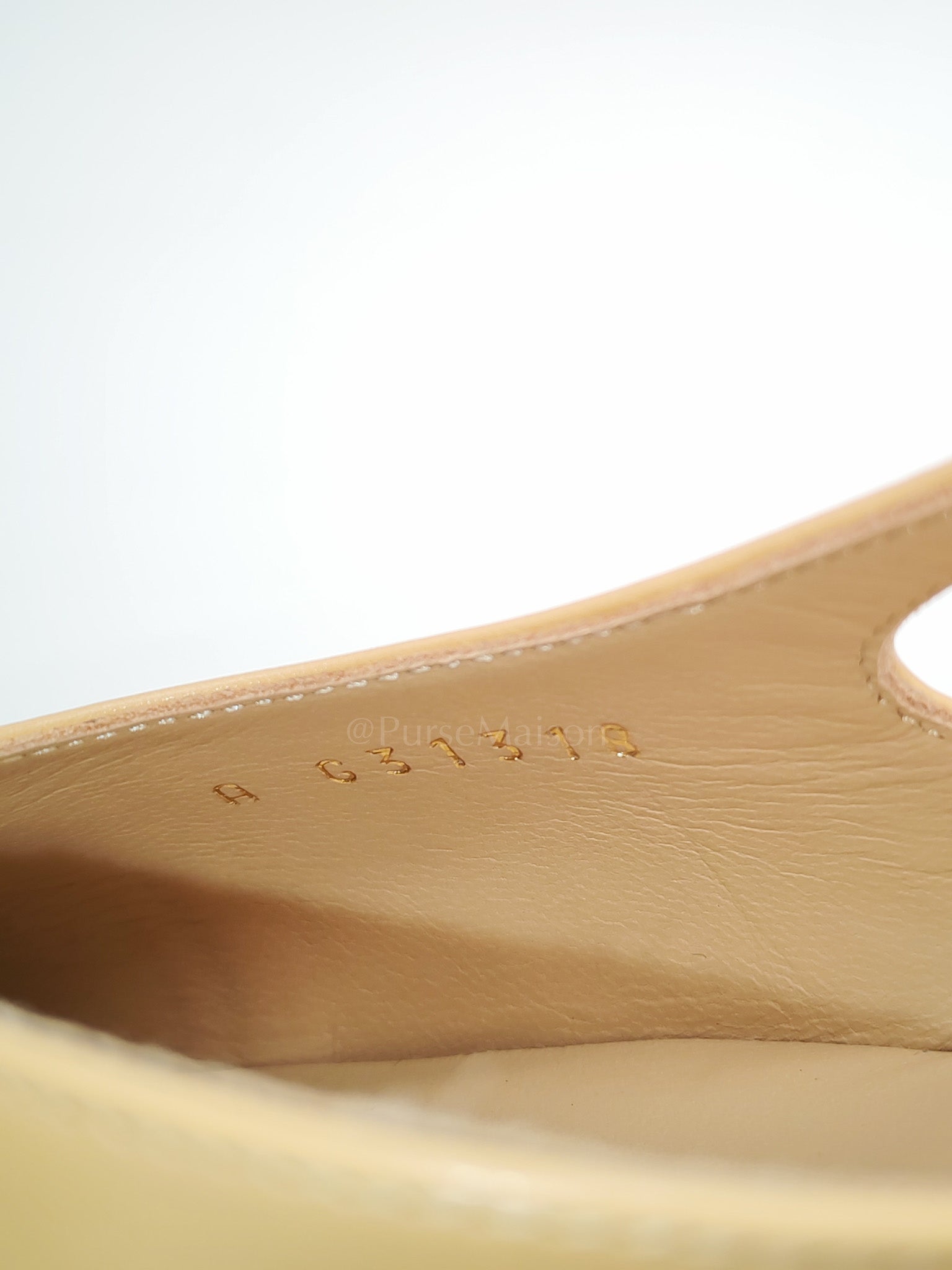 CC Slingback Pumps in Beige Lambskin Leather & Black Cap Toe Canvas Size 37 EU(23.5 cm) | Purse Maison Luxury Bags Shop
