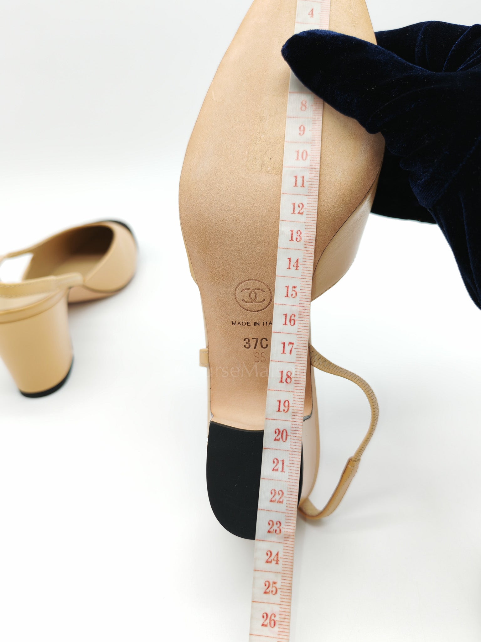 CC Slingback Pumps in Beige Lambskin Leather & Black Cap Toe Canvas Size 37 EU(23.5 cm) | Purse Maison Luxury Bags Shop