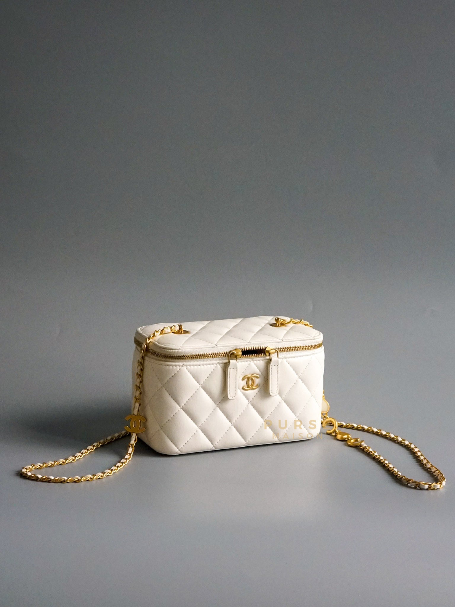 CC Vanity with Chain in White Quilted Lambskin Leather and Gold Hardware (Microchip) | Purse Maison Luxury Bags Shop