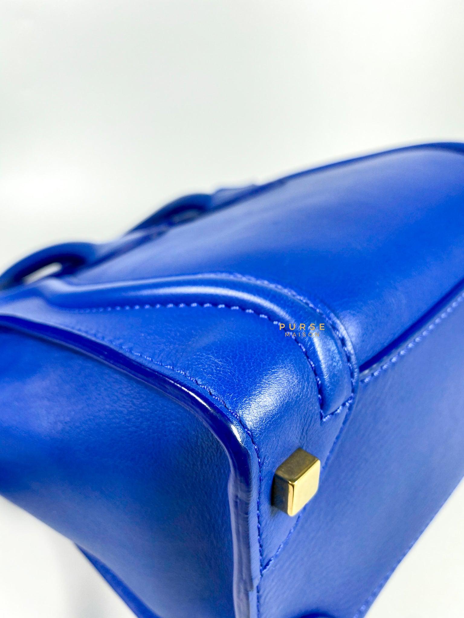 23,300+ Blue Purse Stock Photos, Pictures & Royalty-Free Images - iStock | Blue  purse on table, Blue purse isolated