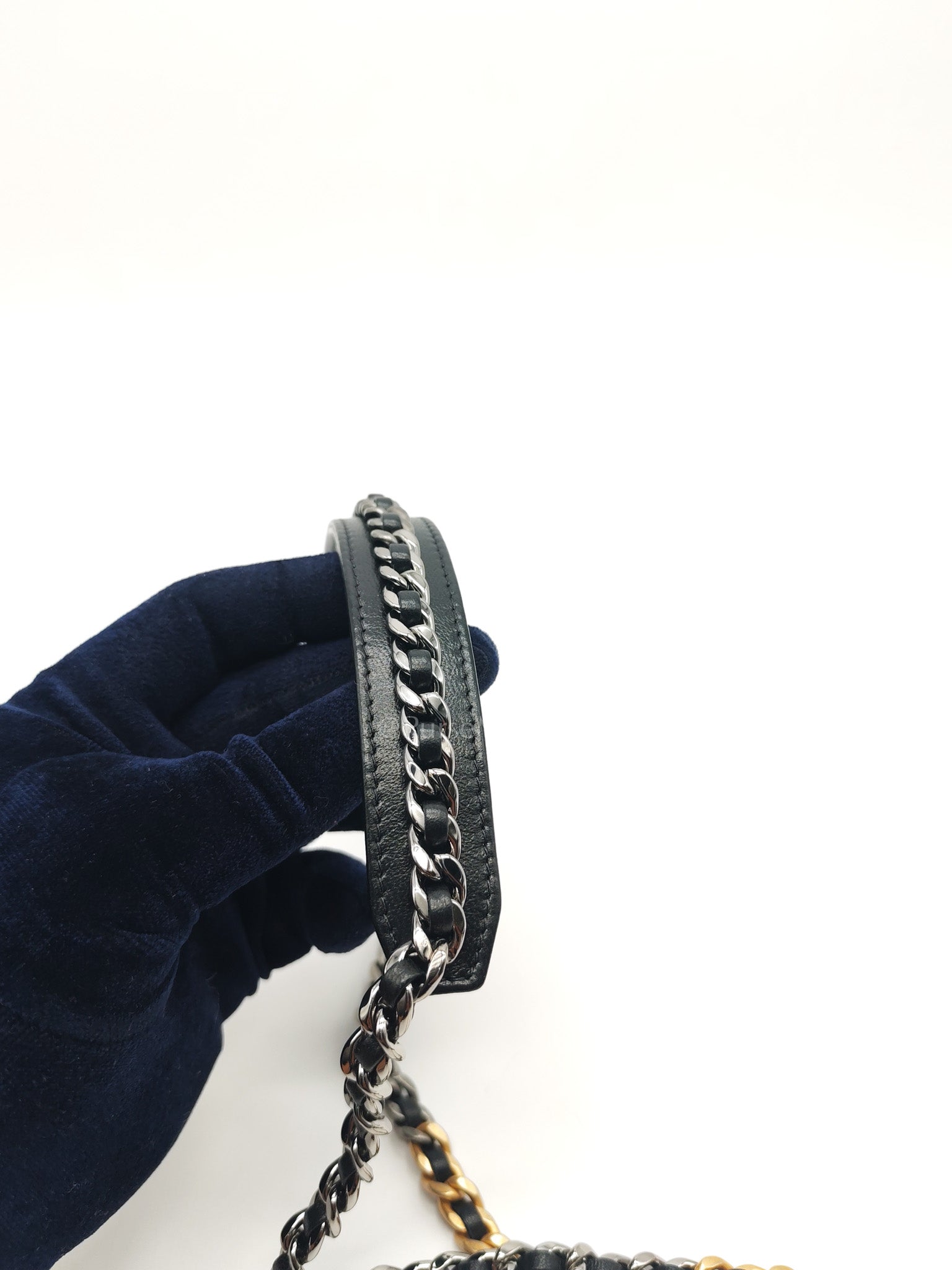 19 Flap Coin Purse in Black Lambskin Leather & Mix Hardware (Series 31) | Purse Maison Luxury Bags Shop