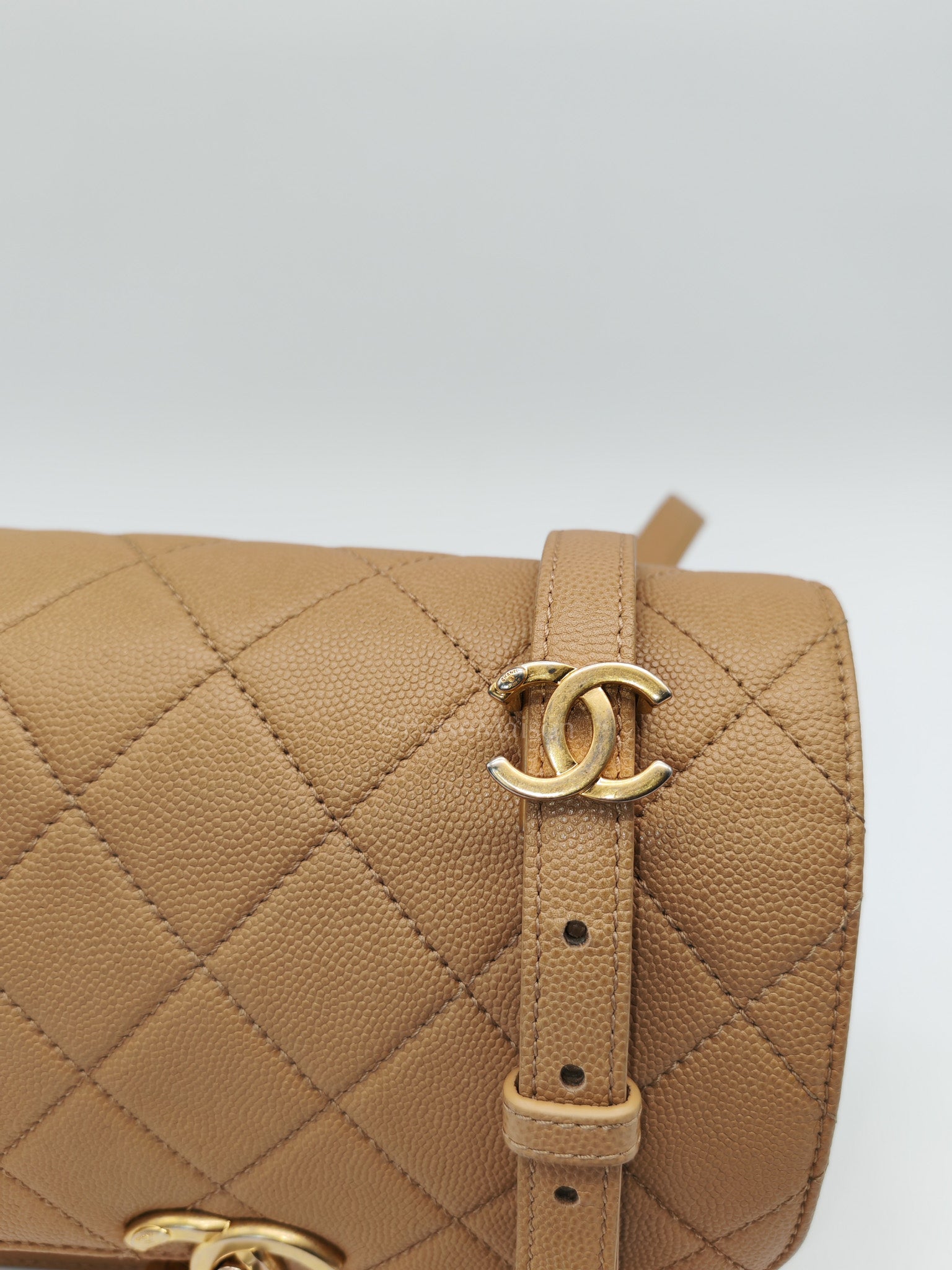 21k Messenger Bag Small in Dark Biege Caviar Leather Aged Gold Hardware (Microchip) | Purse Maison Luxury Bags Shop