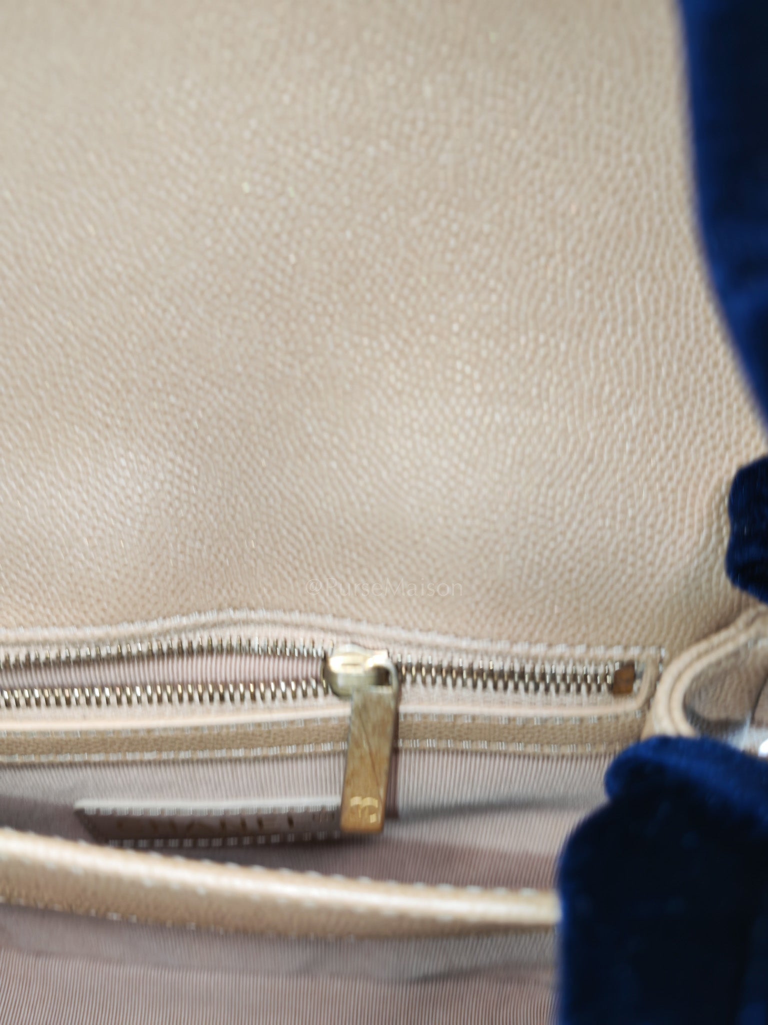 21k Messenger Bag Small in Dark Biege Caviar Leather Aged Gold Hardware (Microchip) | Purse Maison Luxury Bags Shop