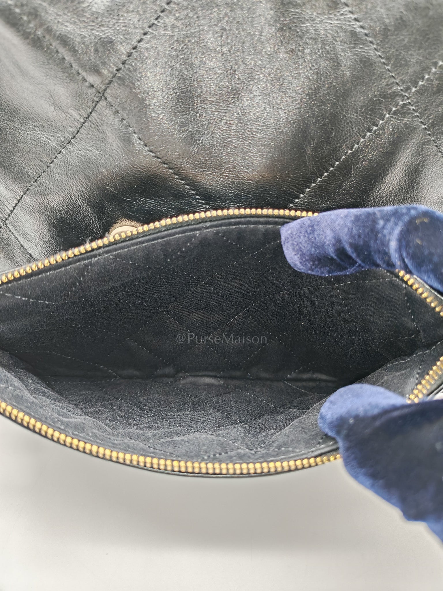22 Medium in Black Quilted Goatskin Leather and Aged Gold Hardware (Microchip) | Purse Maison Luxury Bags Shop