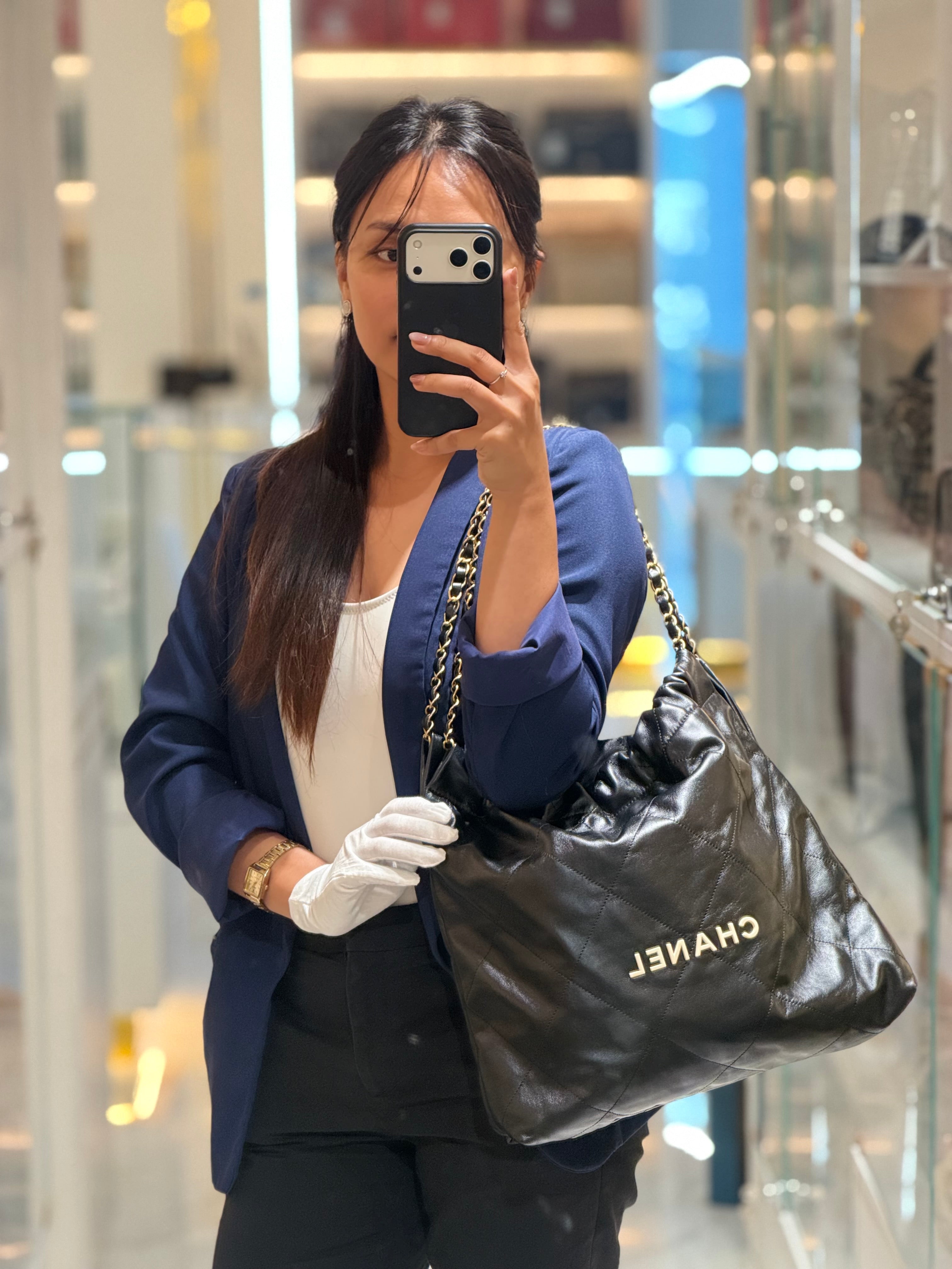 22 Medium in Black Quilted Goatskin Leather and Aged Gold Hardware (Microchip) | Purse Maison Luxury Bags Shop