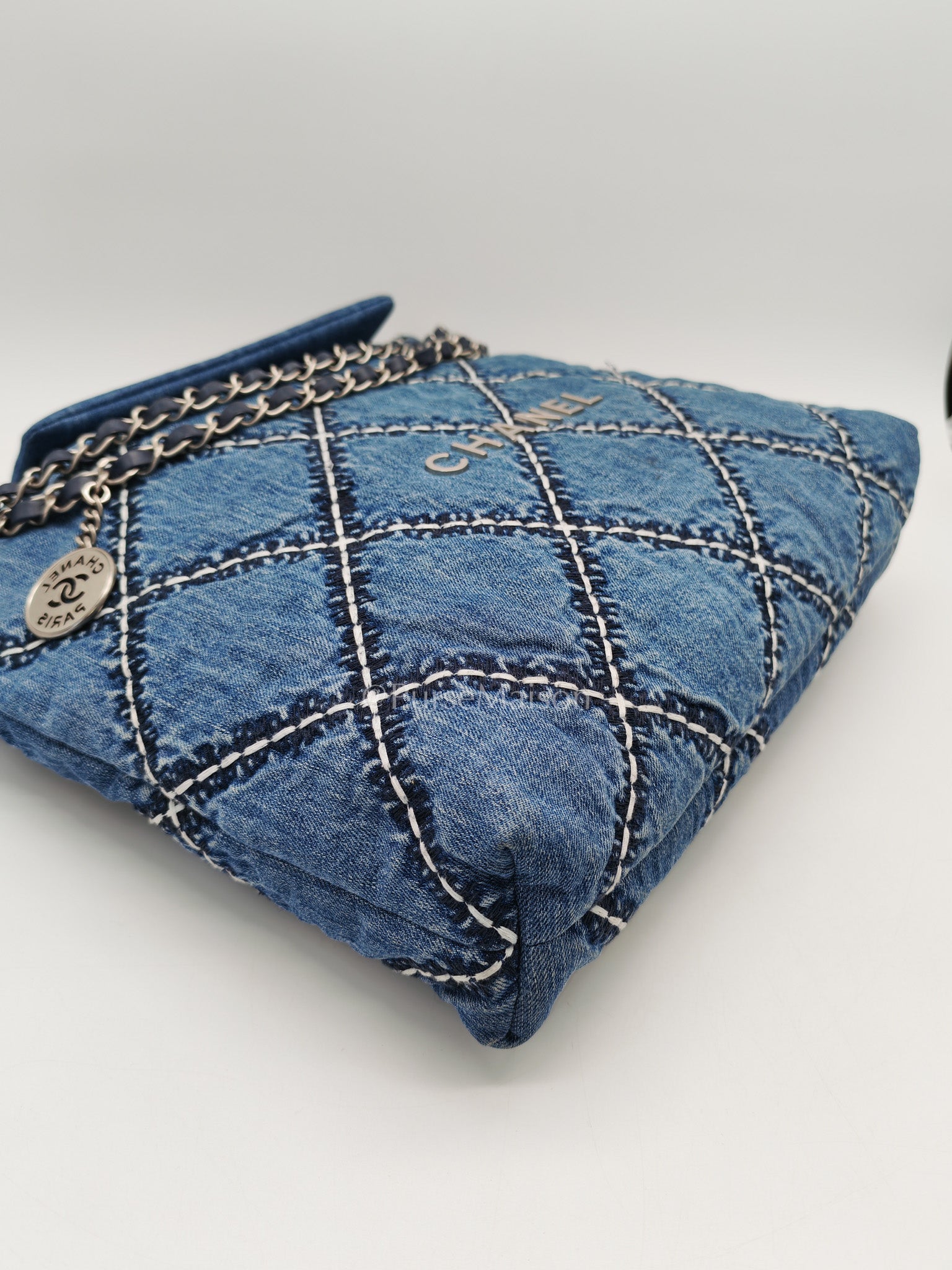 Chanel 22 Medium in Blue Stitched Denim and Silver Hardware Microchip | Purse Maison Luxury Bags Shop