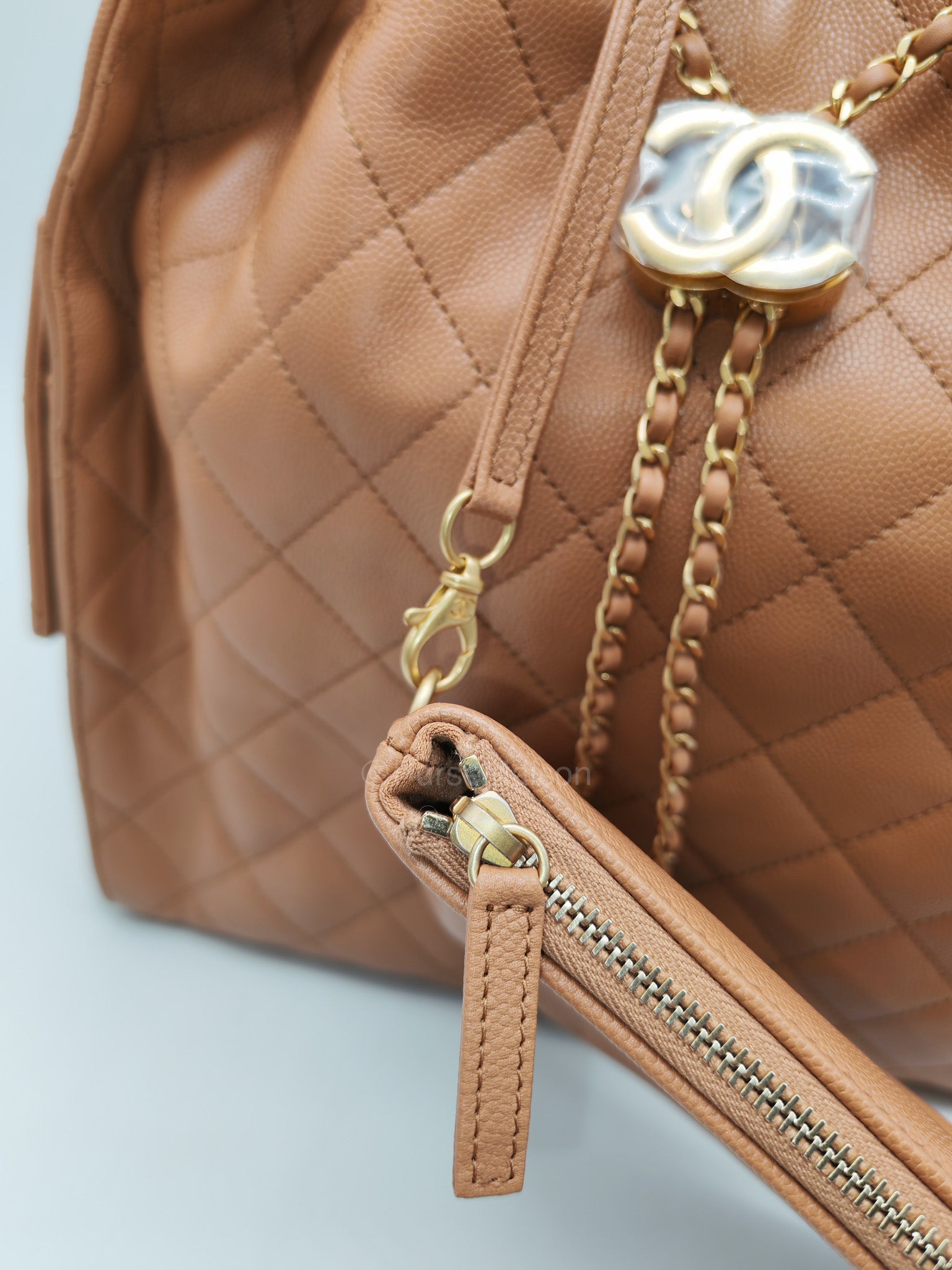 Chanel 25 Medium in Caramel Caviar Leather Aged Gold Hardware (Microchip) | Purse Maison Luxury Bags Shop