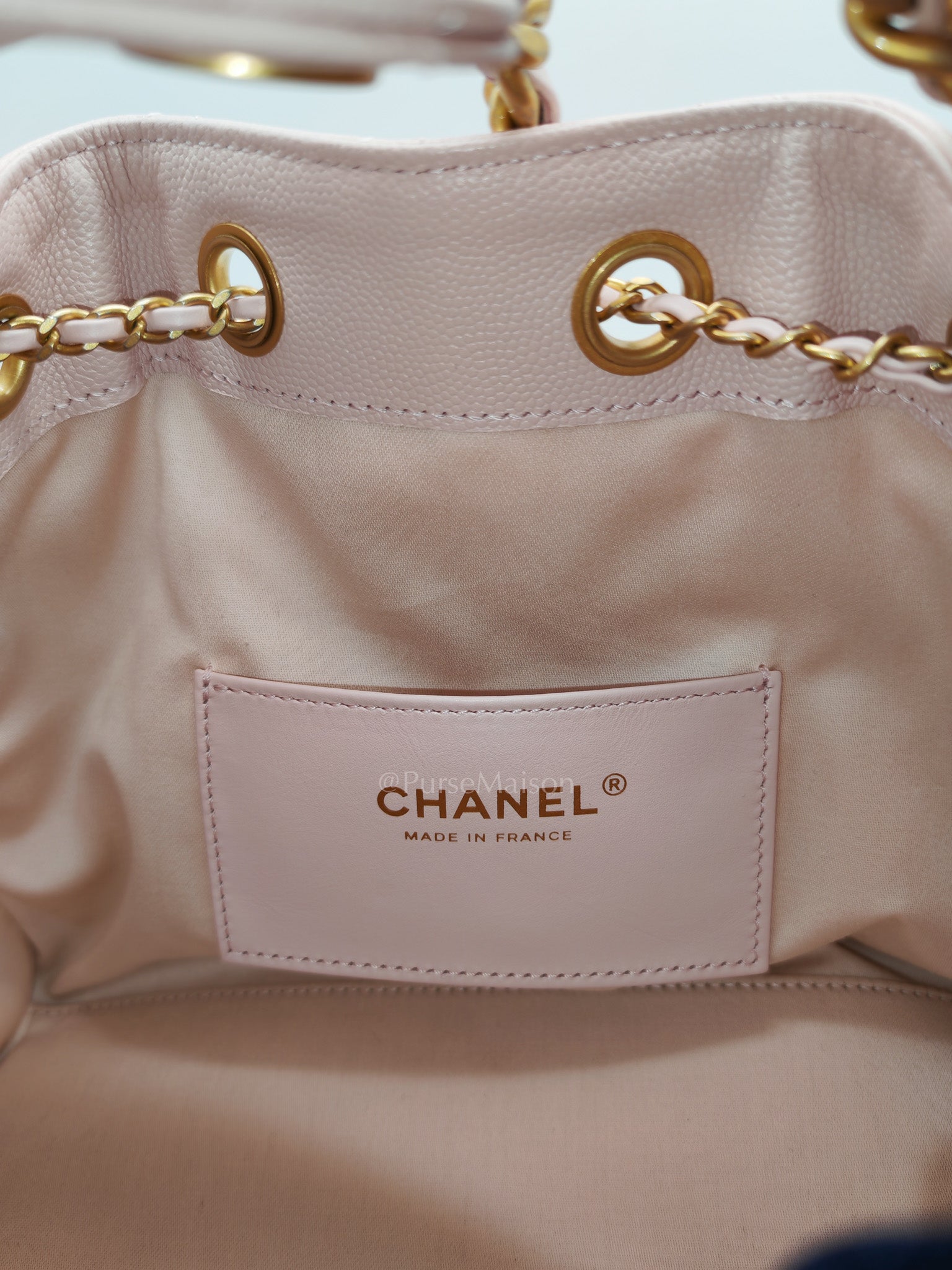 25 Small in Pink Caviar Leather and Aged Gold Hardware (Microchip) | Purse Maison Luxury Bags Shop