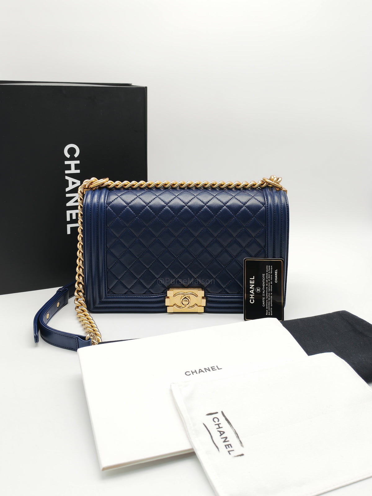Chanel Boy Old Medium in Blue Quilted Lambskin Leather and Aged Gold Hardware Series 21 | Purse Maison Luxury Bags Shop