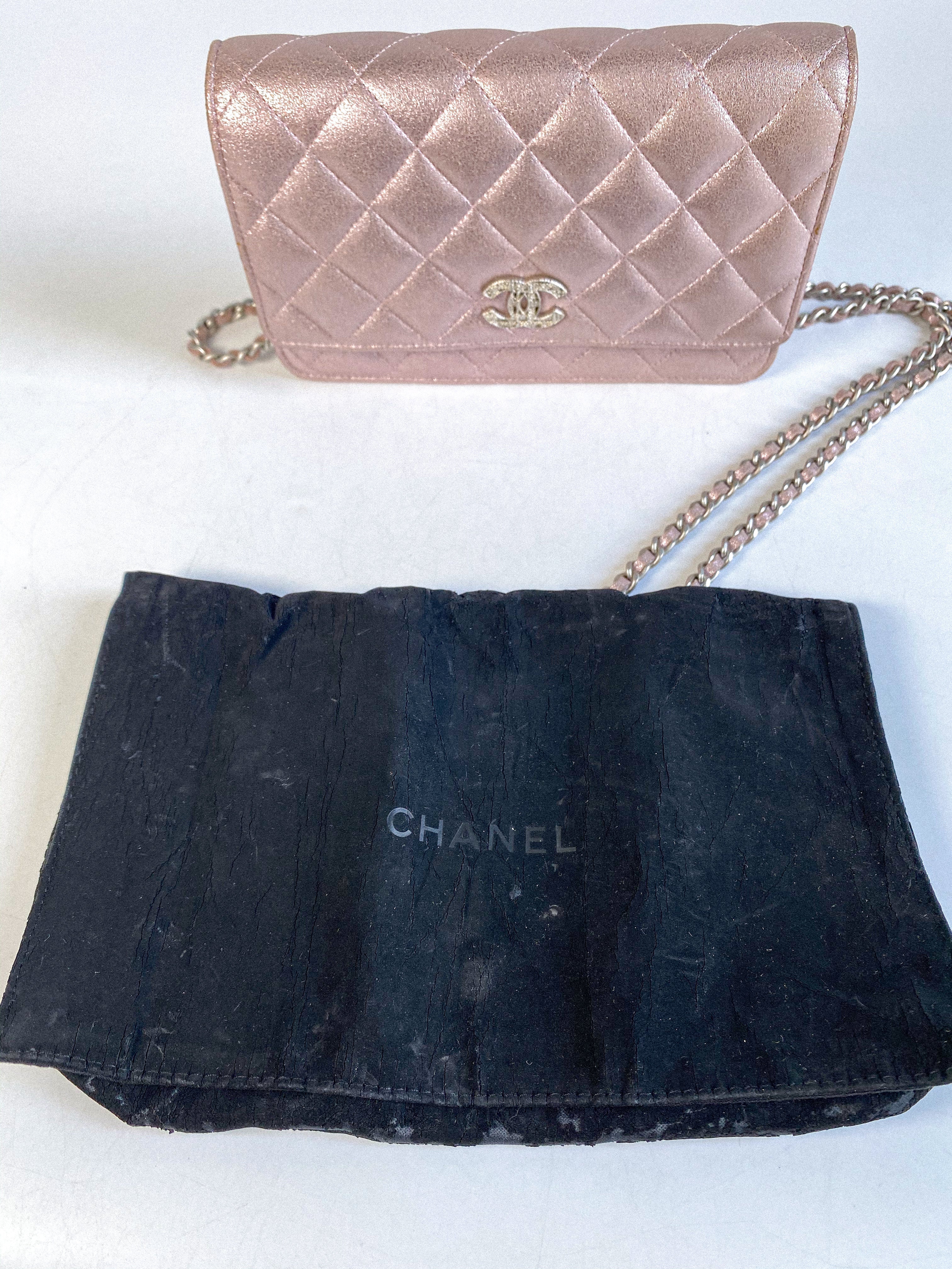 Chanel CC Wallet on Chain in Iridescent Pink Calfskin and Silver Hardware Series 21