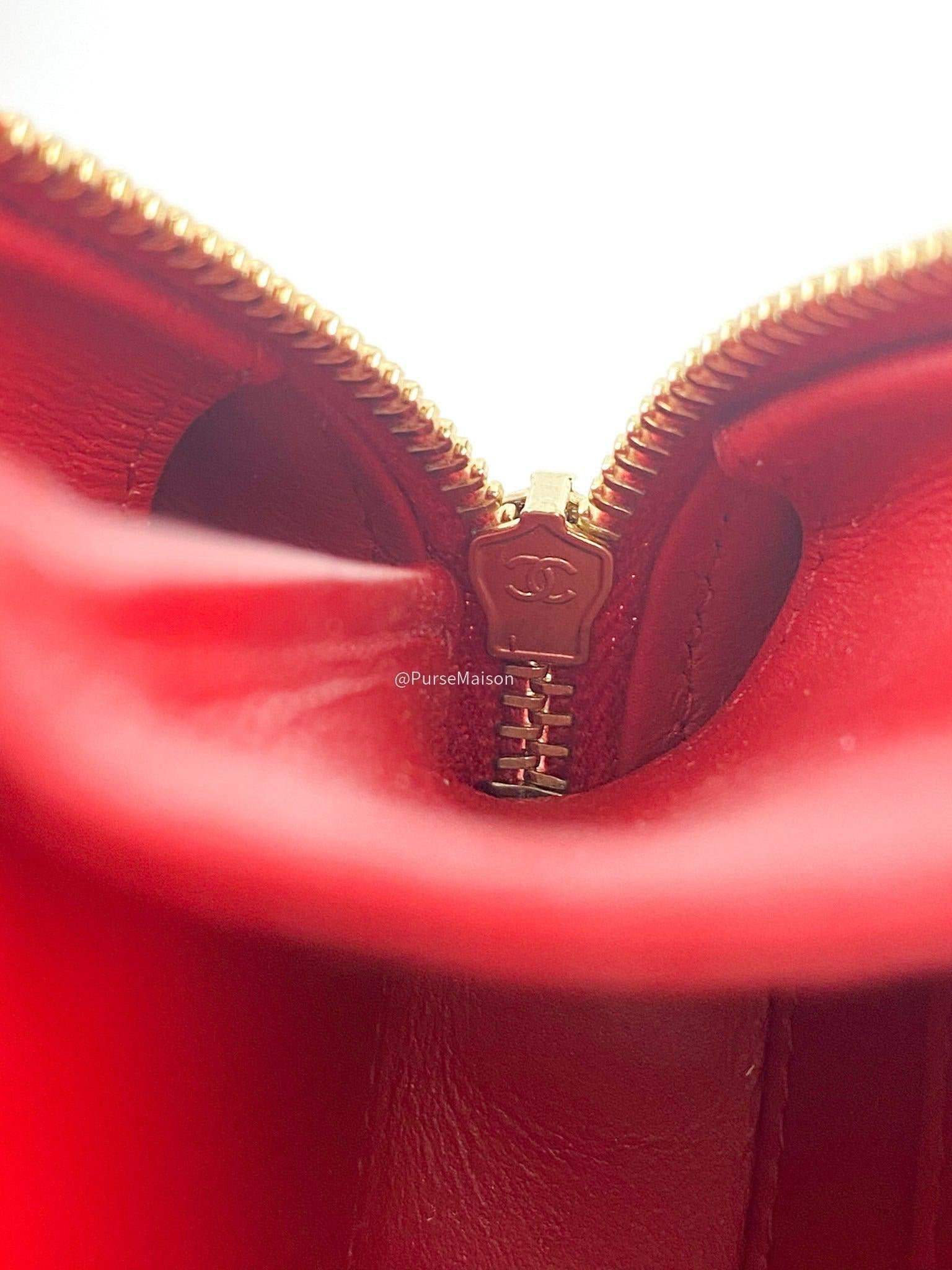 Chanel Filigree Vanity Clutch Quilted Caviar and Aged gold hardware series 25 (year 2018)