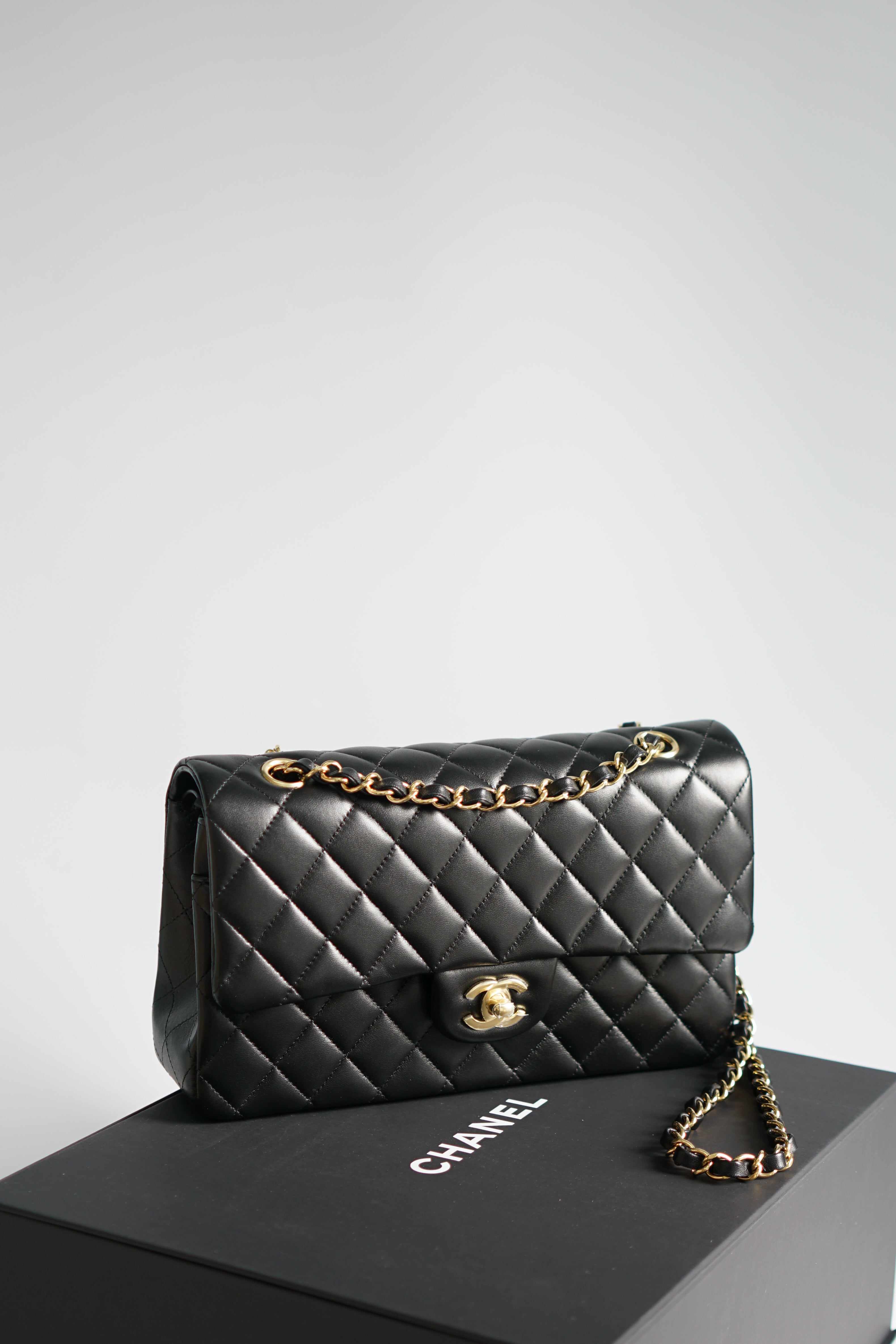 Chanel classic flap medium lambskin Clearance