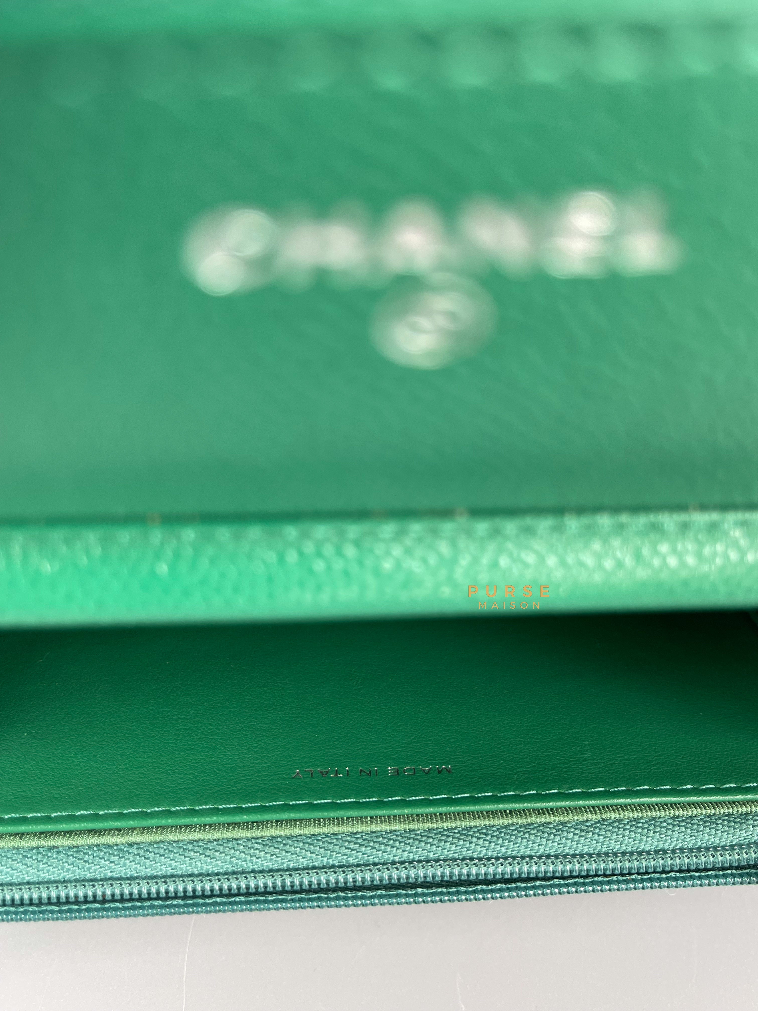 Chanel hot sale wallet green