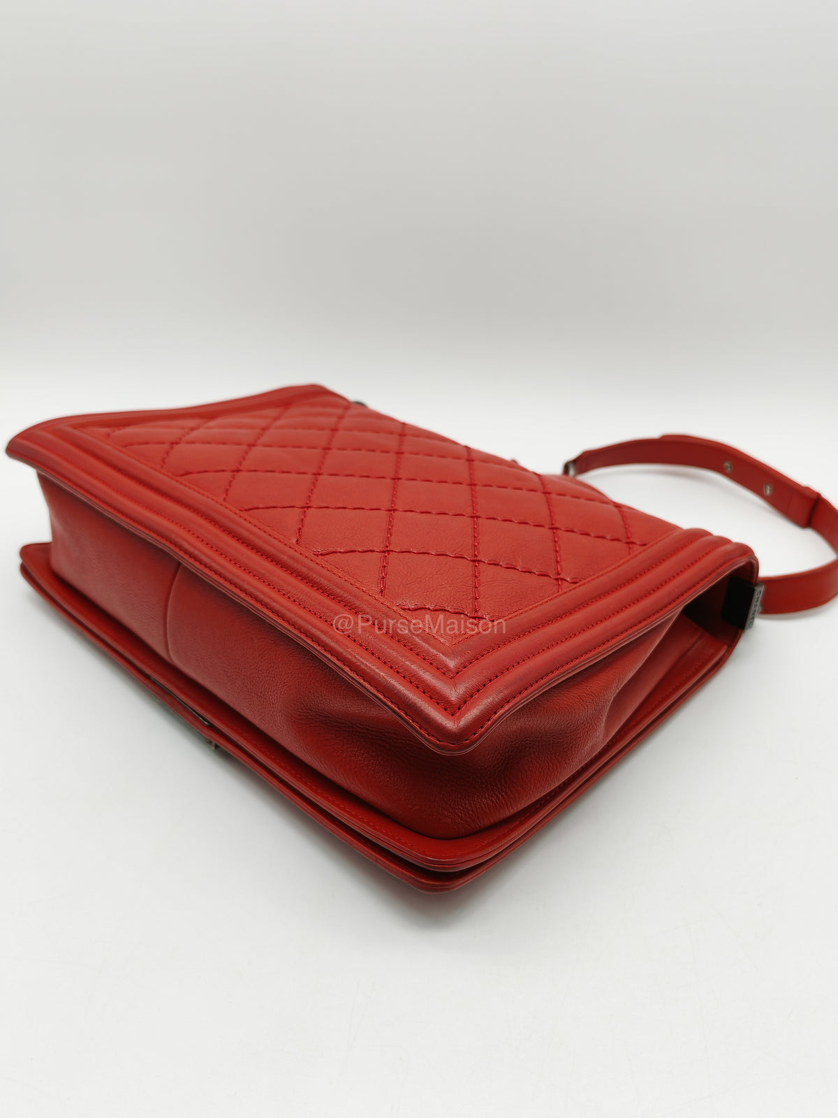 Chanel Le Boy New Medium in Red Diamond Stitch Calfskin Leather Ruthenium Hardware (Series 18) | Purse Maison Luxury Bags Shop