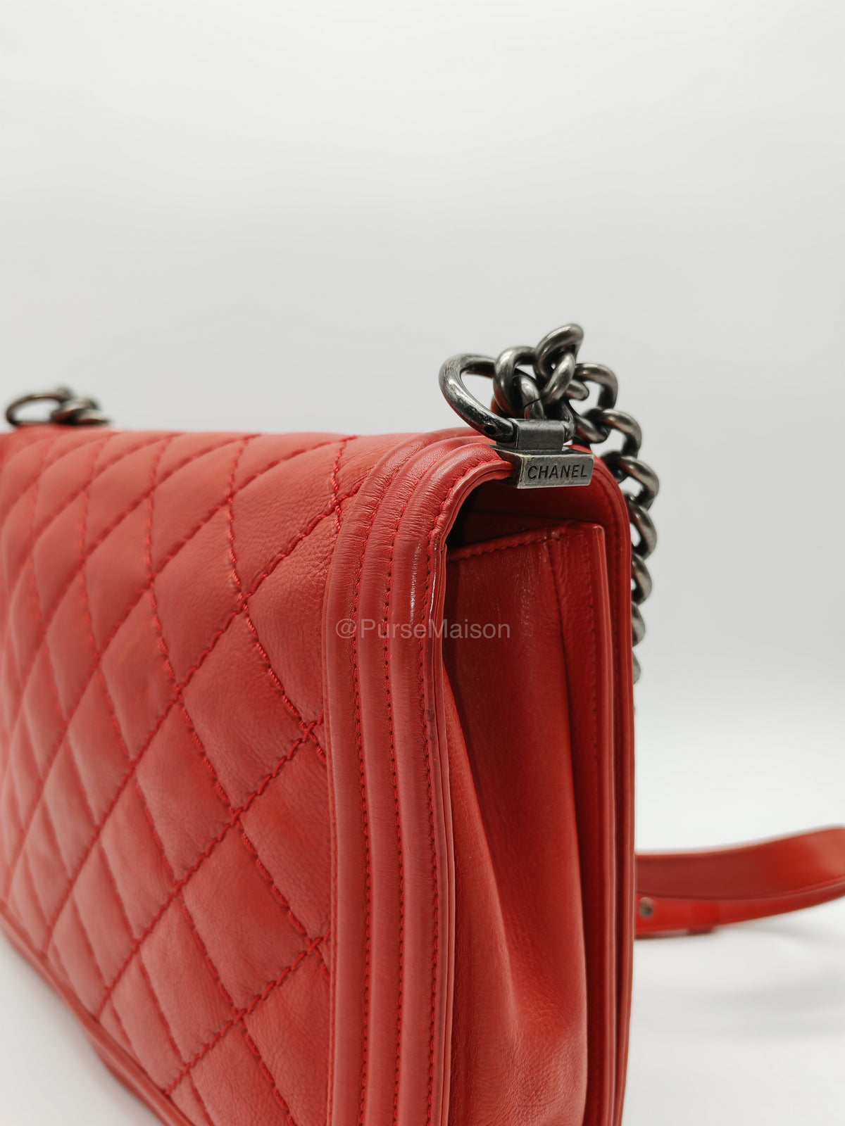 Chanel Le Boy New Medium in Red Diamond Stitch Calfskin Leather Ruthenium Hardware (Series 18) | Purse Maison Luxury Bags Shop