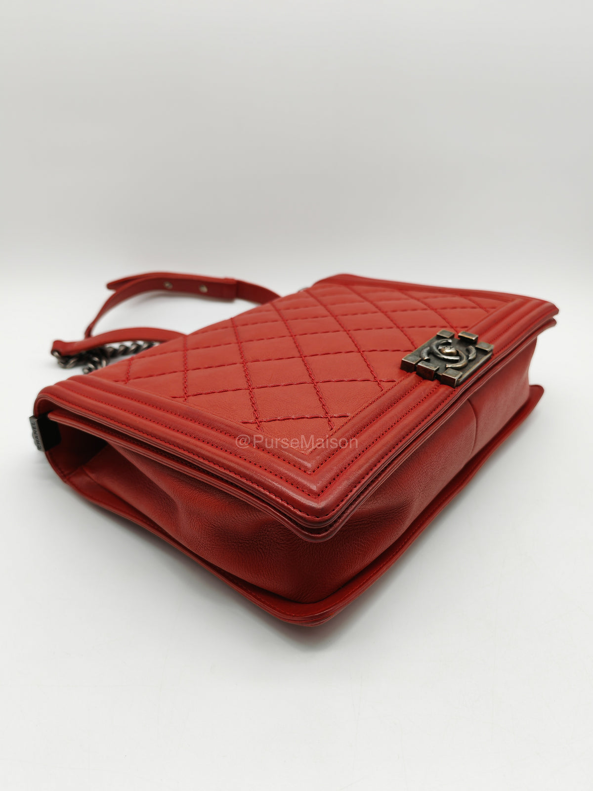 Chanel Le Boy New Medium in Red Diamond Stitch Calfskin Leather Ruthenium Hardware (Series 18) | Purse Maison Luxury Bags Shop