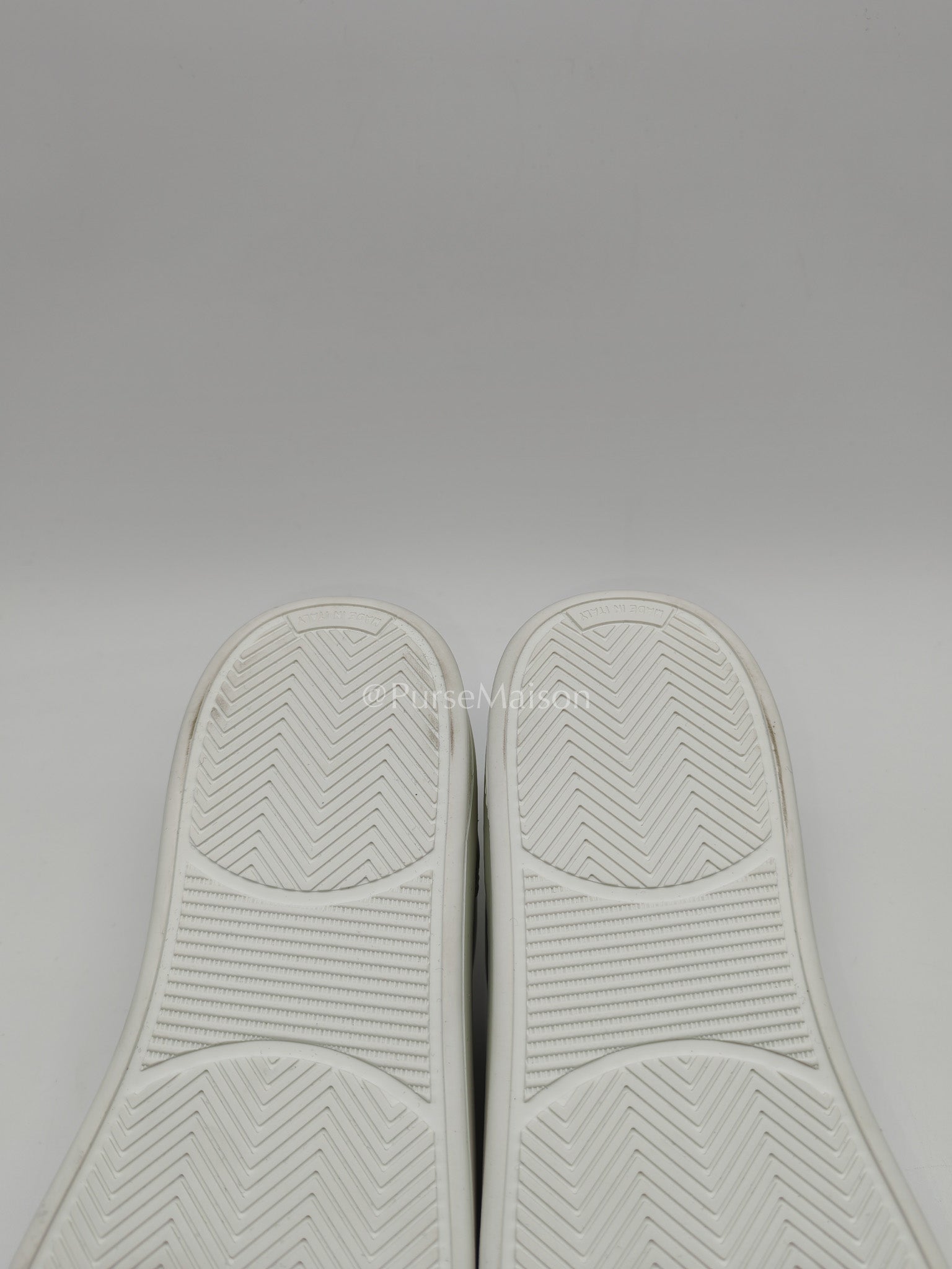 Chanel Low Top CC Logo Sneakers in White Size 37.5EU (24cm) | Purse Maison Luxury Bags Shop