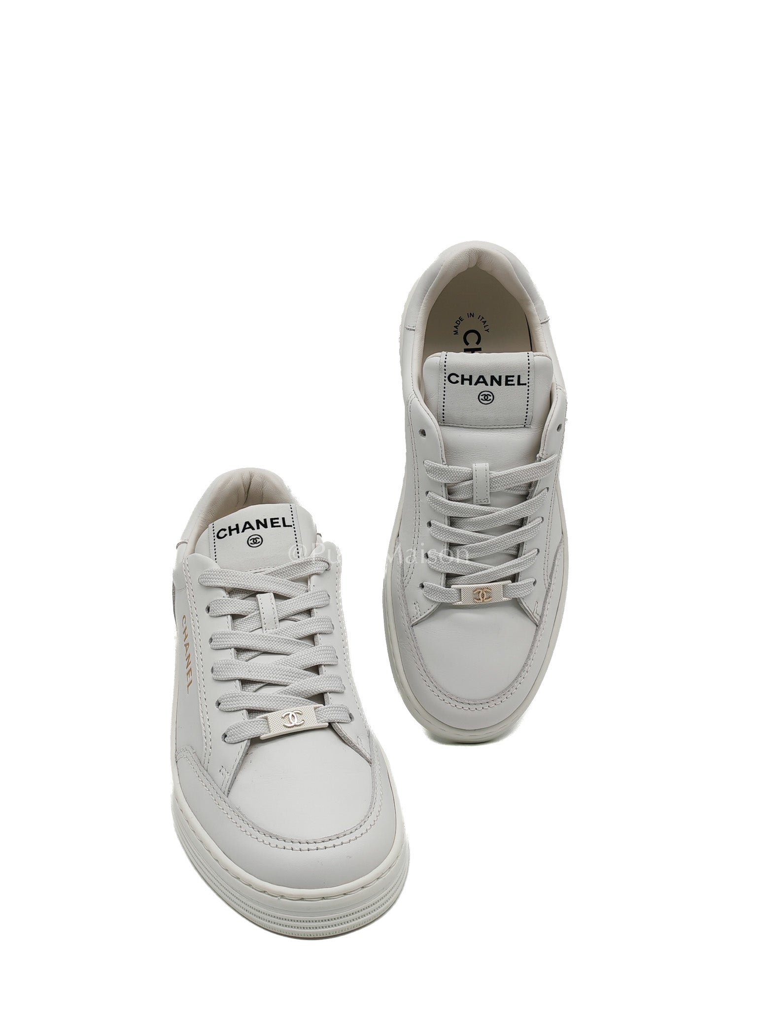 Chanel Low Top CC Logo Sneakers in White Size 37.5EU (24cm) | Purse Maison Luxury Bags Shop