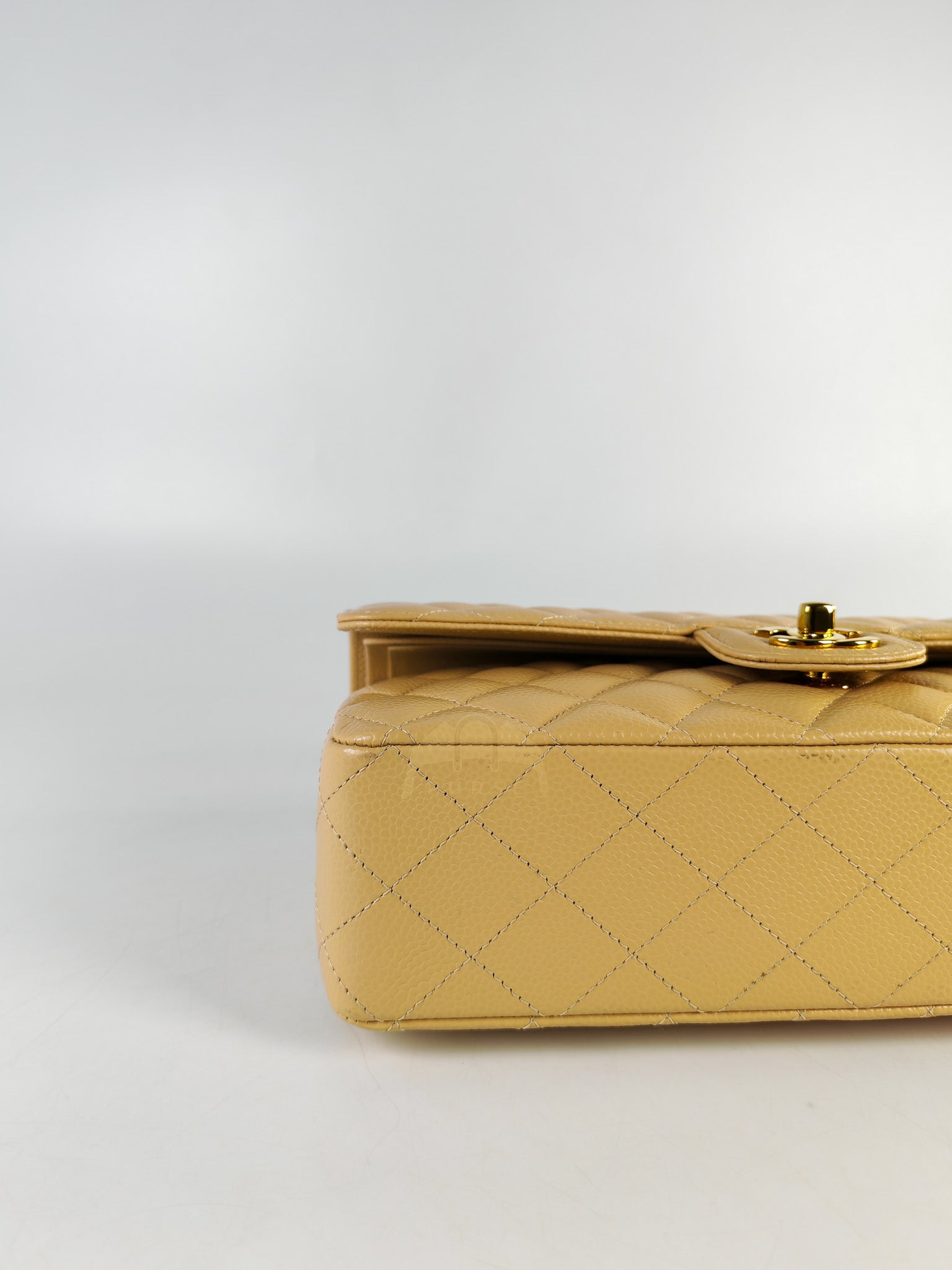 Classic Double Flap Medium in Beige Clair Caviar Leather & Gold Hardware(Microchip)