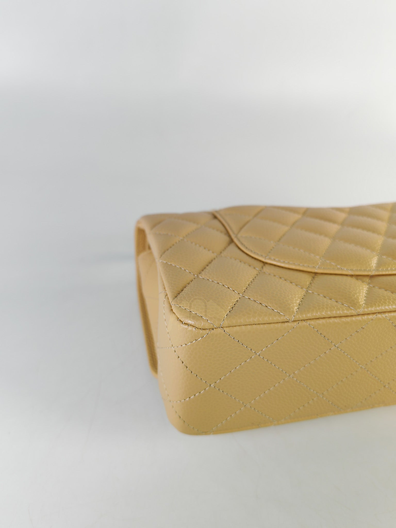 Classic Double Flap Medium in Beige Clair Caviar Leather & Gold Hardware(Microchip)
