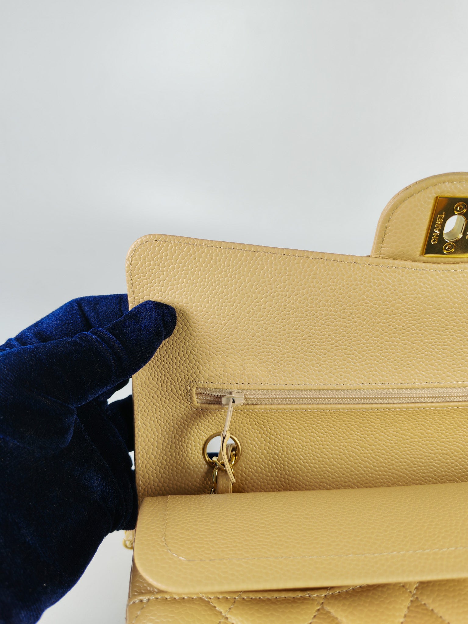 Classic Double Flap Medium in Beige Clair Caviar Leather & Gold Hardware(Microchip)