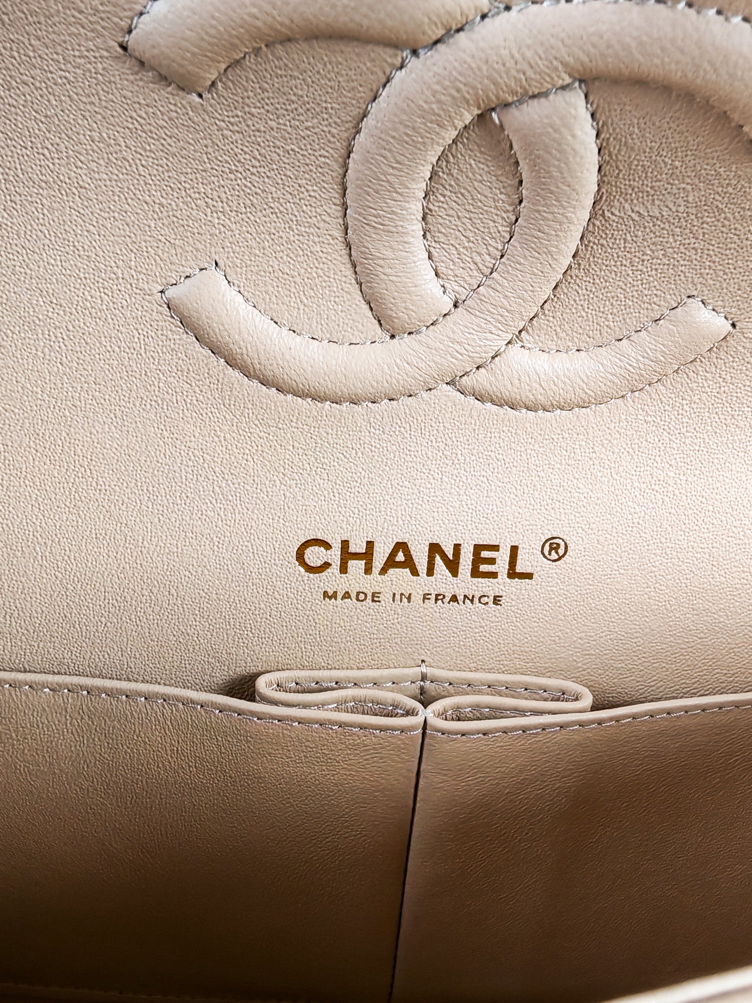 Classic Double Flap Medium in Beige Clair Caviar Leather & Gold Hardware(Microchip)