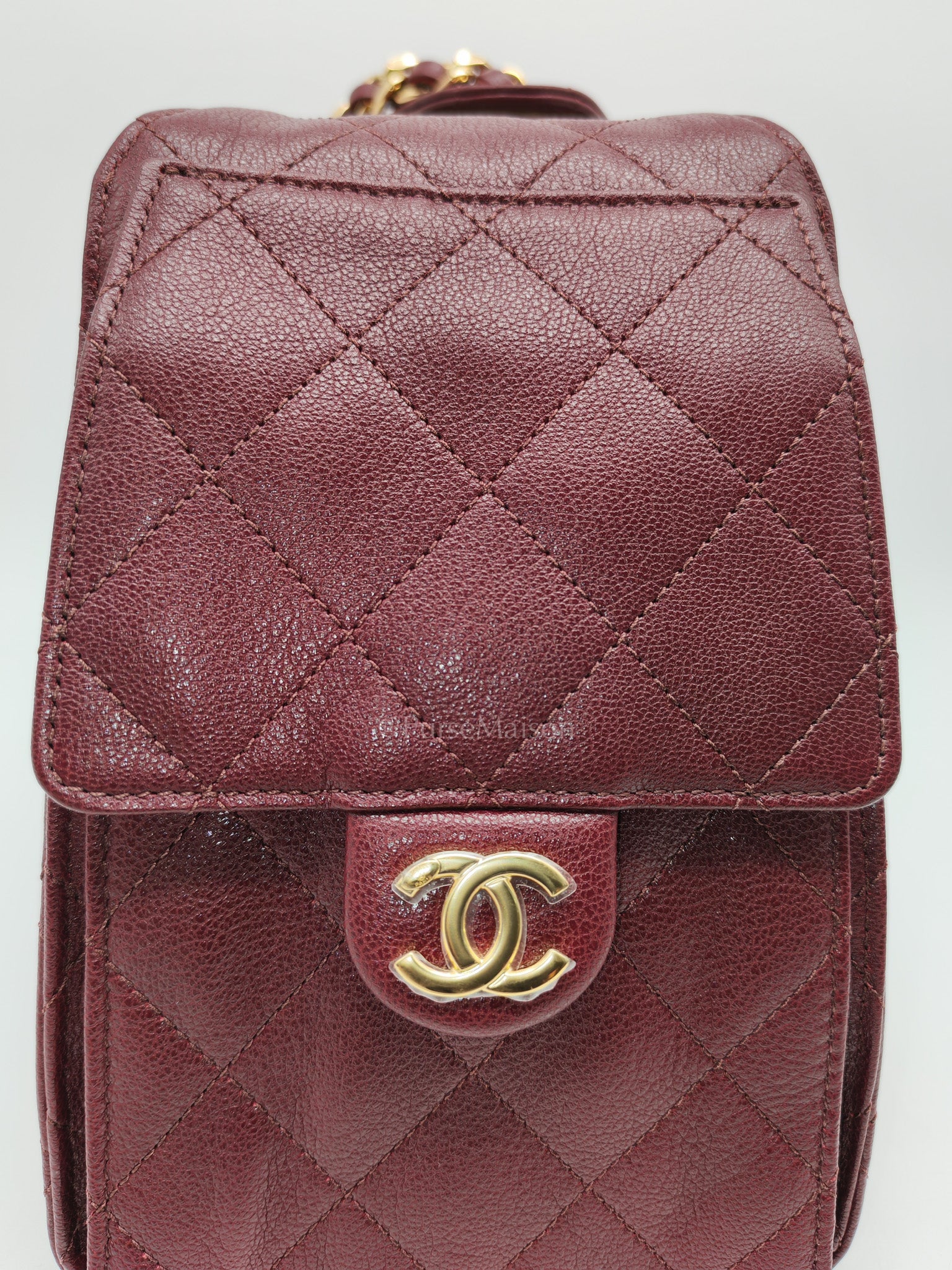 25 Small in Burgundy Shiny Grain Calfskin Leather and Gold Hardware Microchip