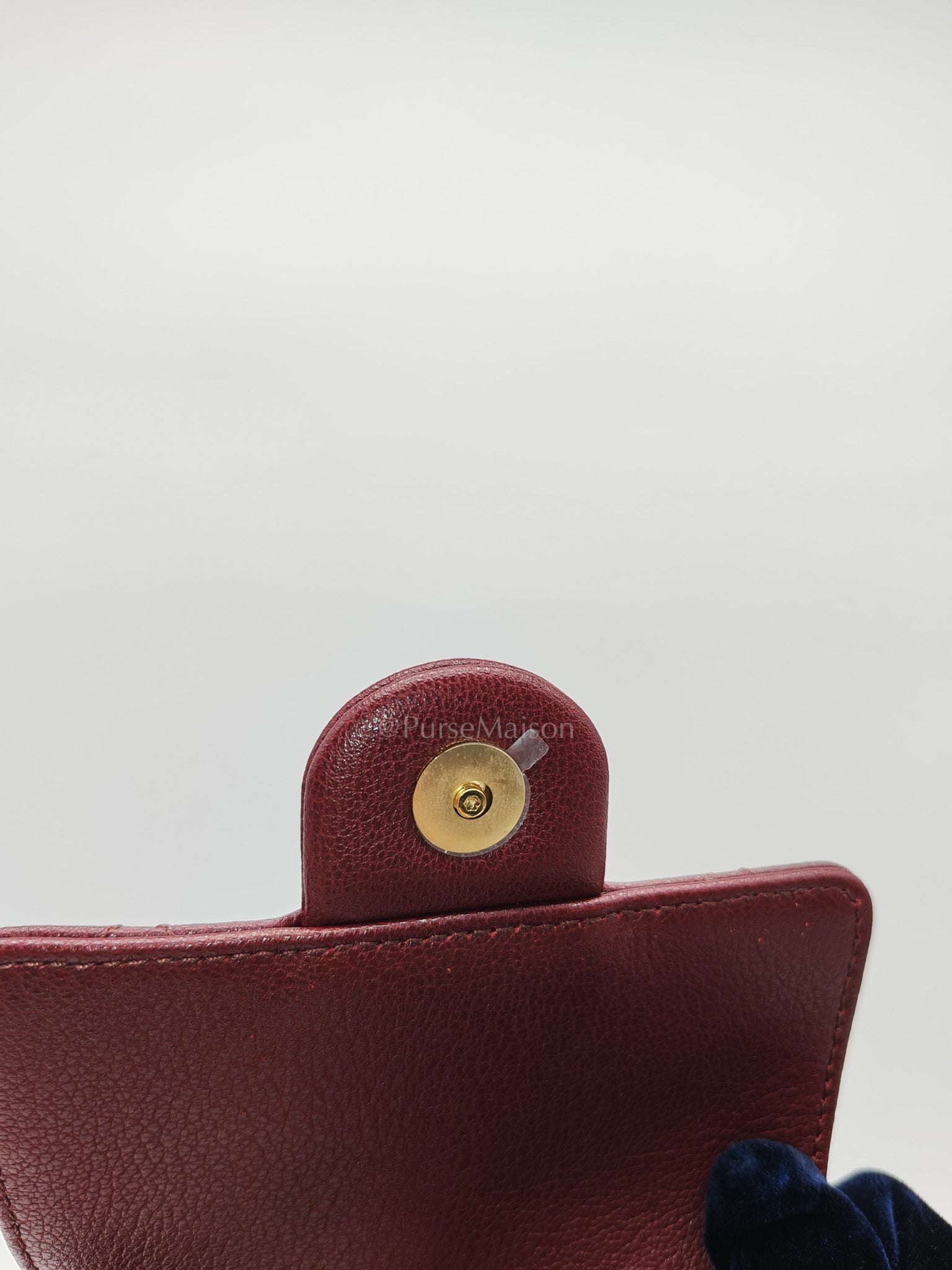 25 Small in Burgundy Shiny Grain Calfskin Leather and Gold Hardware Microchip
