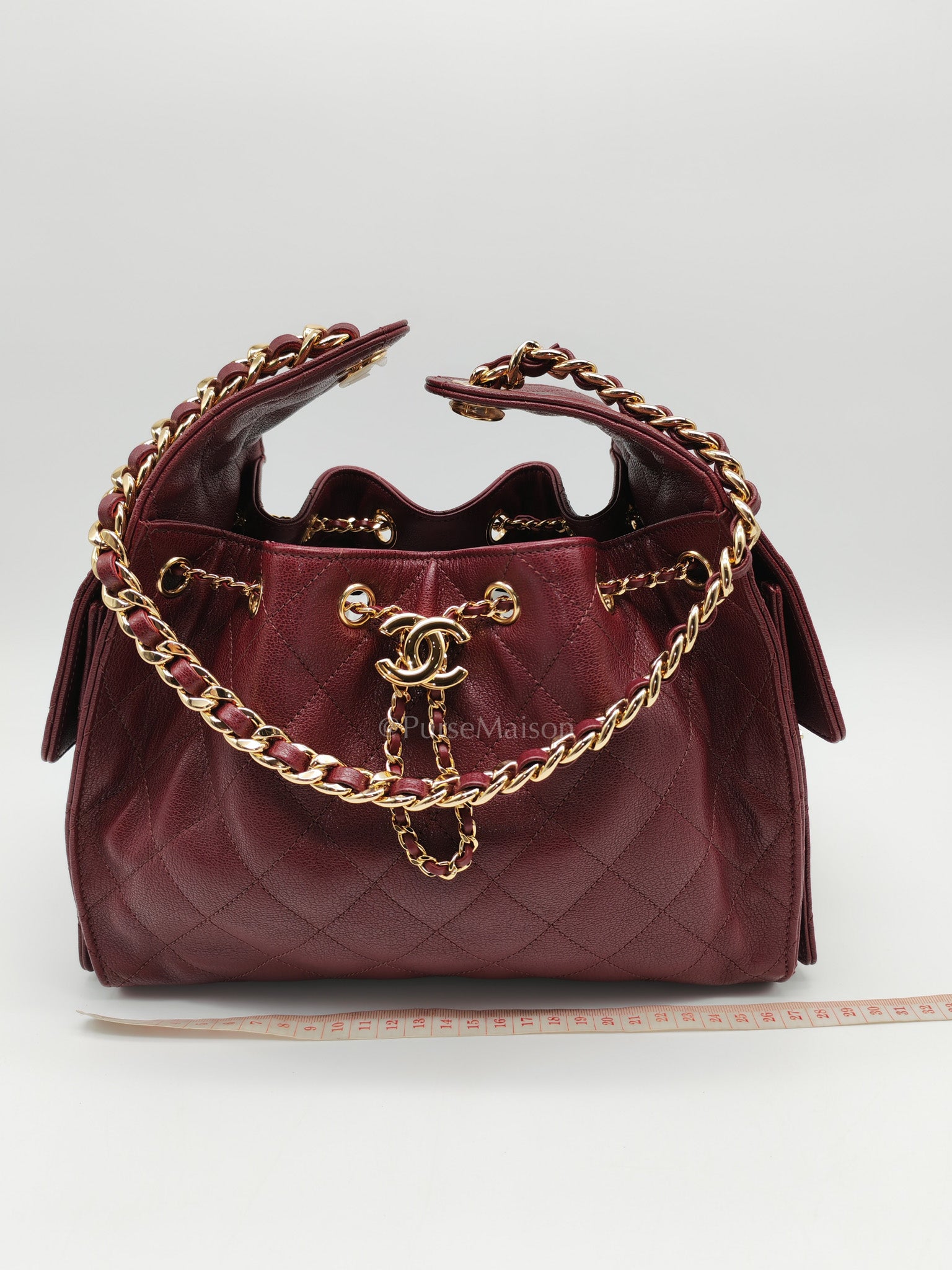 25 Small in Burgundy Shiny Grain Calfskin Leather and Gold Hardware Microchip