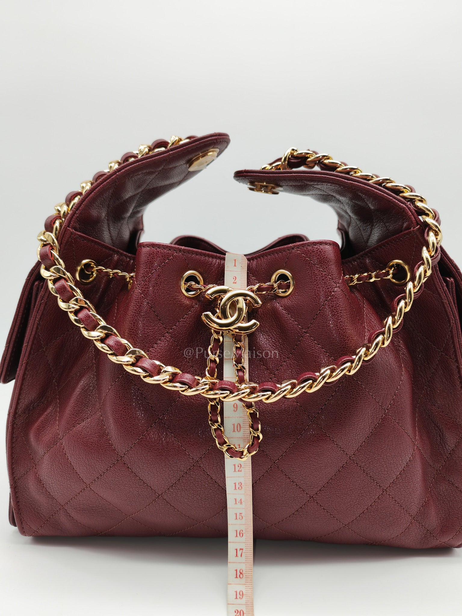 25 Small in Burgundy Shiny Grain Calfskin Leather and Gold Hardware Microchip