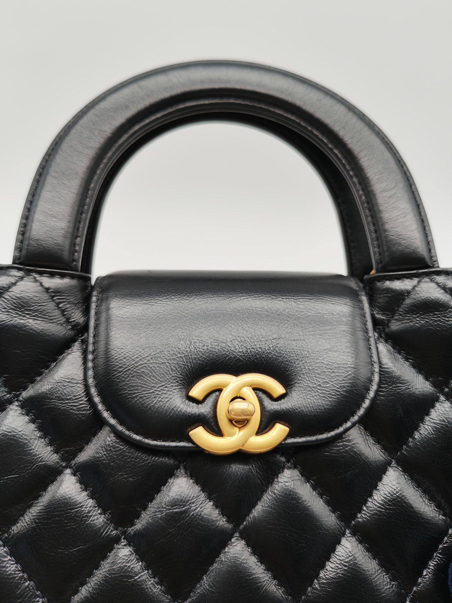 CC Kelly Small in Black Shiny Calfskin Leather and Aged Gold Hardware (Microchip)