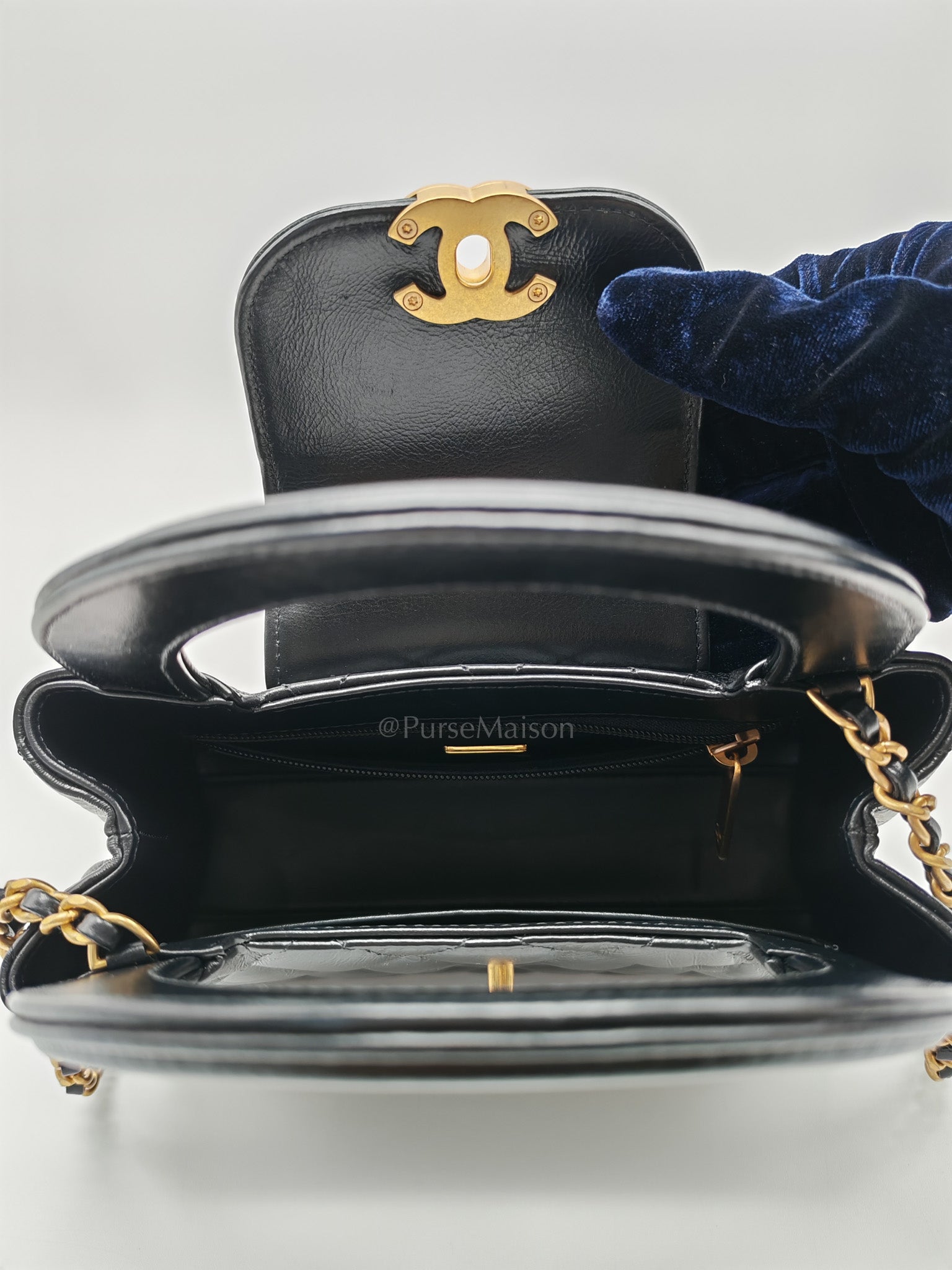 CC Kelly Small in Black Shiny Calfskin Leather and Aged Gold Hardware (Microchip)