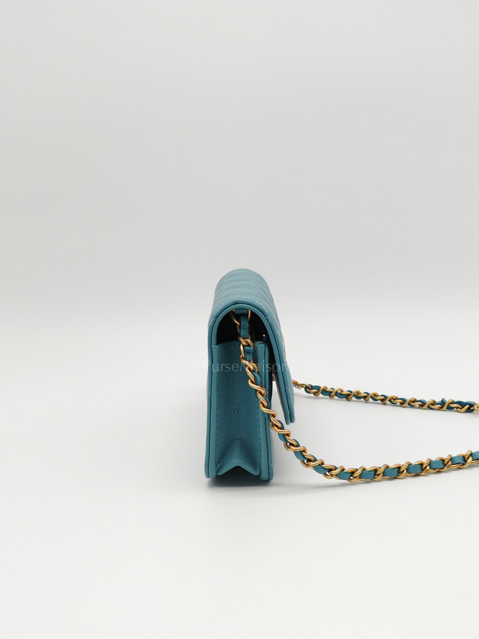 Charming Phone Holder with Chain in Teal Blue Caviar Leather & Gold Hardware (Microchip) | Purse Maison Luxury Bags Shop