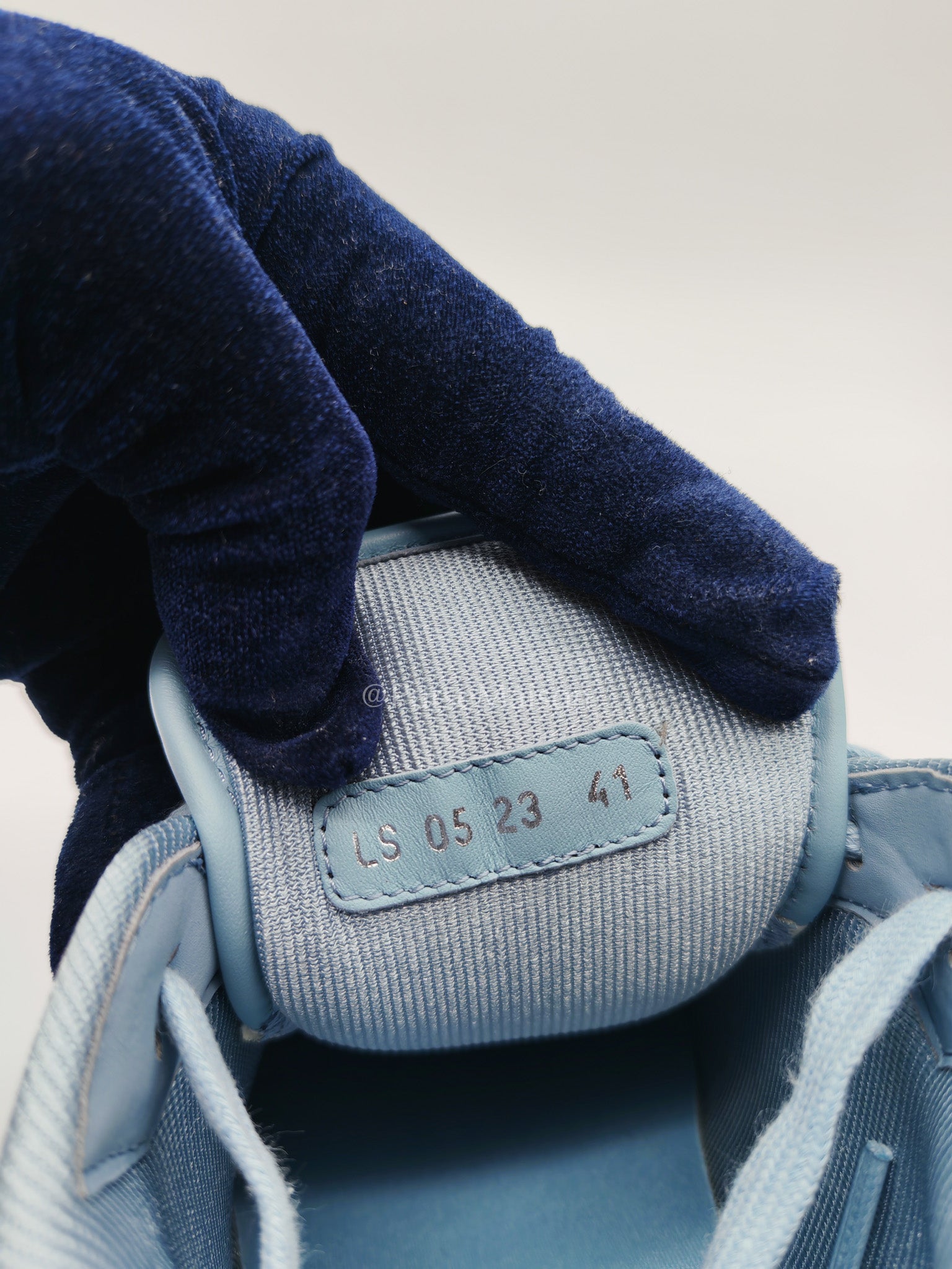 Christian Dior B-27 Low Top Sneaker Light Blue and Cream Size 41 EU (26 cm) | Purse Maison Luxury Bags Shop