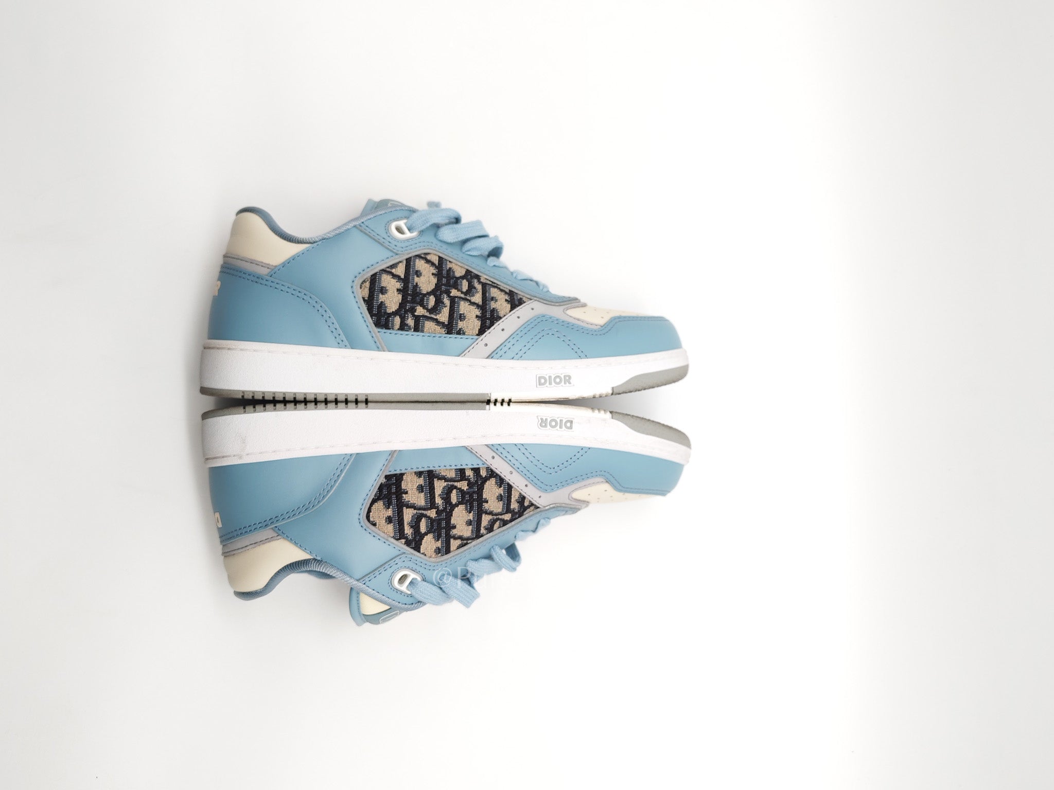 Christian Dior B-27 Low Top Sneaker Light Blue and Cream Size 41 EU (26 cm) | Purse Maison Luxury Bags Shop