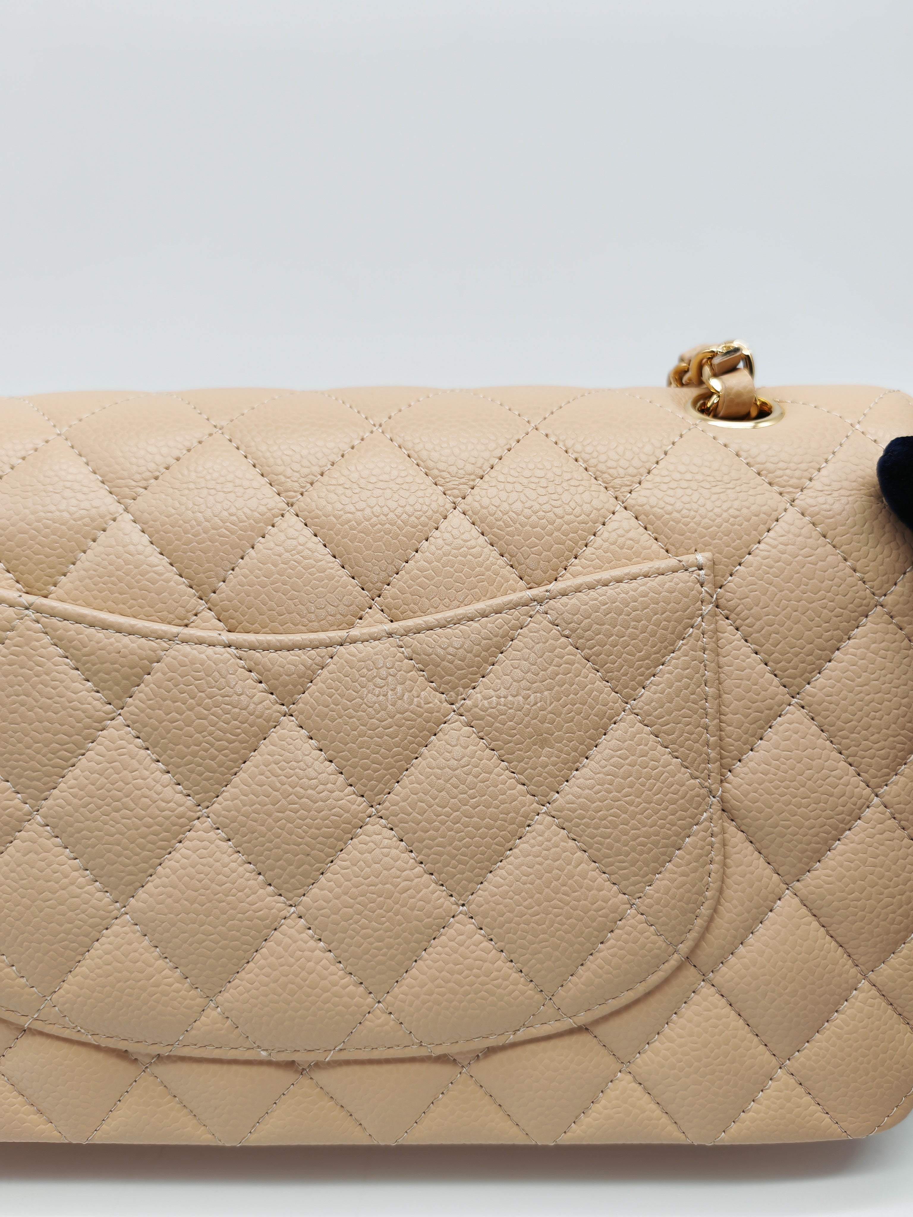 Classic Double Flap Medium in Beige Caviar Leather and Gold Hardware (Microchip) | Purse Maison Luxury Bags Shop