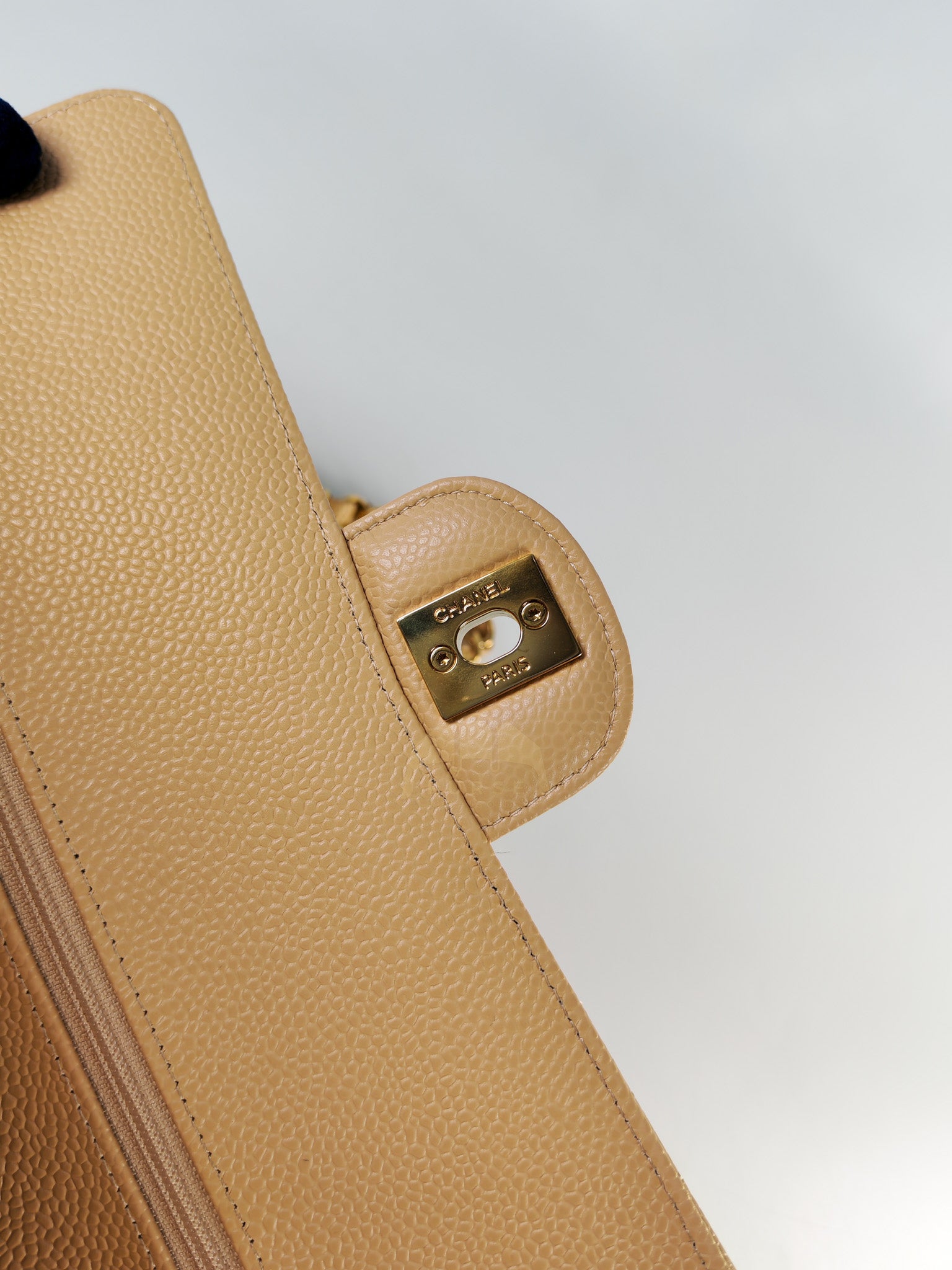Classic Double Flap Medium in Beige Clair Caviar Leather & Gold Hardware(Microchip) | Purse Maison Luxury Bags Shop