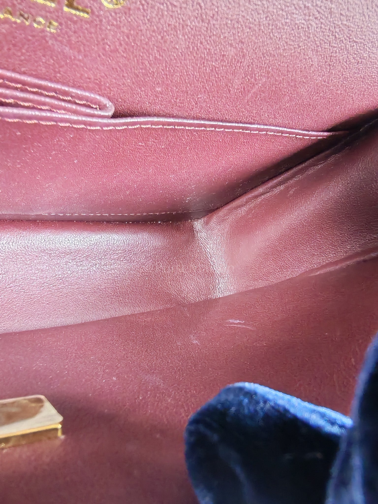 Classic Double Flap Medium in Black Caviar Leather and Gold Hardware (Microchip) | Purse Maison Luxury Bags Shop