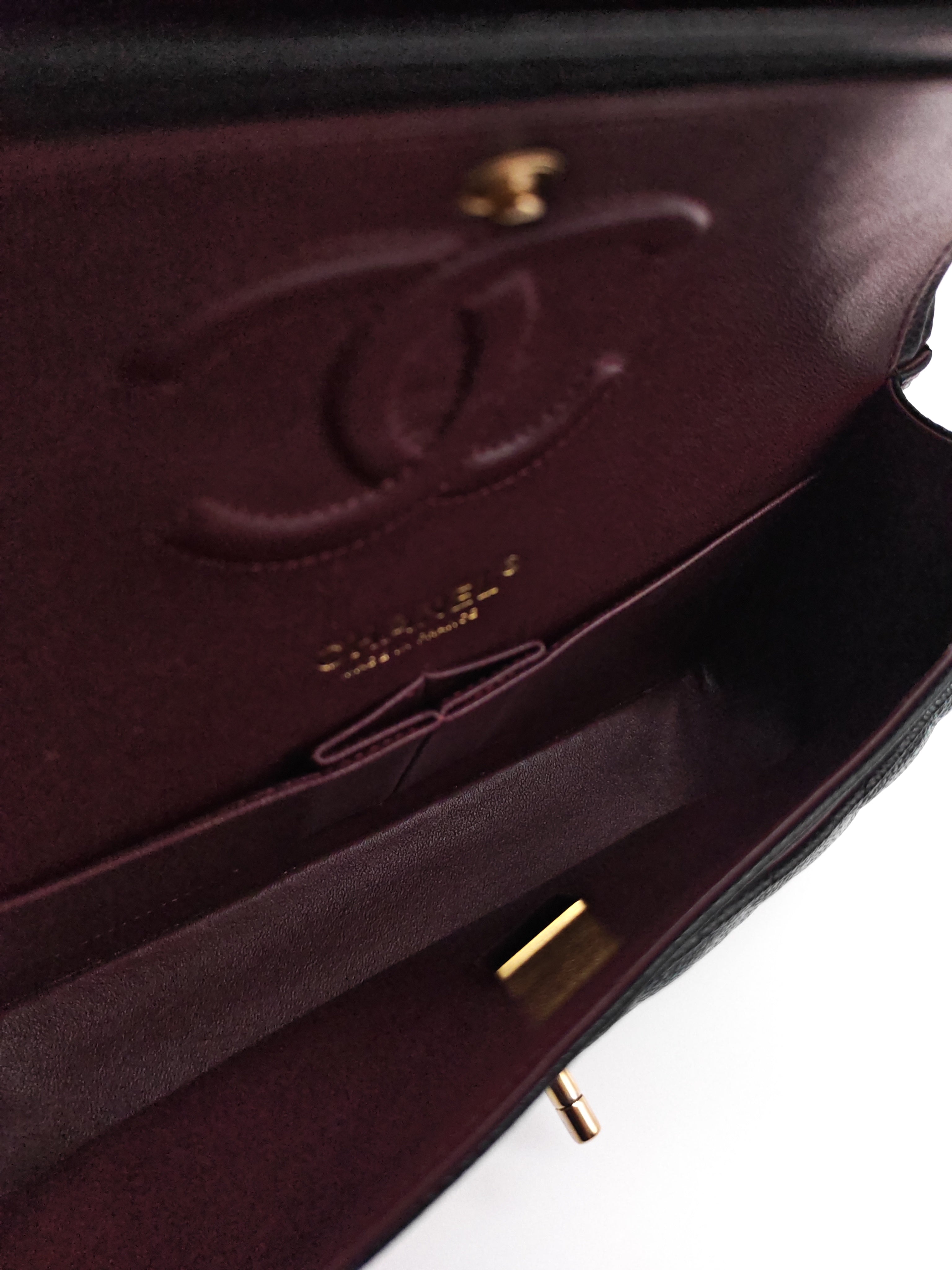 Classic Double Flap Medium in Black Caviar Leather and Gold Hardware(Microchip) | Purse Maison Luxury Bags Shop