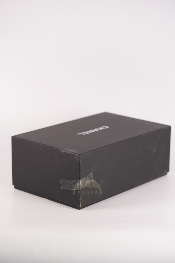 Classic Double Flap Medium in Black Quilted Lambskin Leather and Gold Hardware Series 26 | Purse Maison Luxury Bags Shop