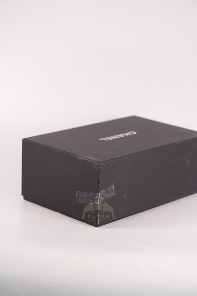 Classic Double Flap Medium in Black Quilted Lambskin Leather and Gold Hardware Series 26 | Purse Maison Luxury Bags Shop