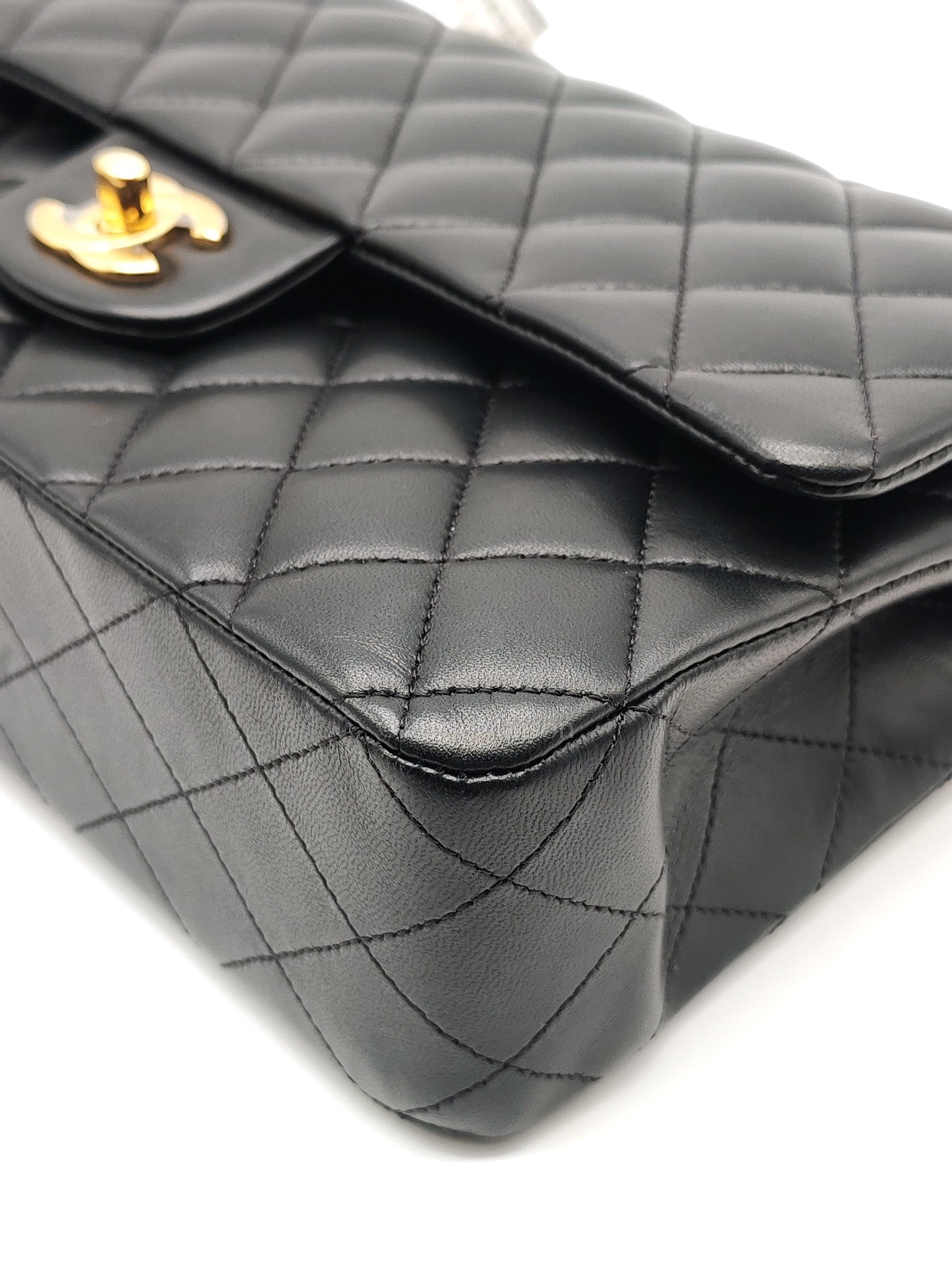 Classic Double Flap Medium in Black Quilted Lambskin Leather & Gold Hardware Microchip | Purse Maison Luxury Bags Shop