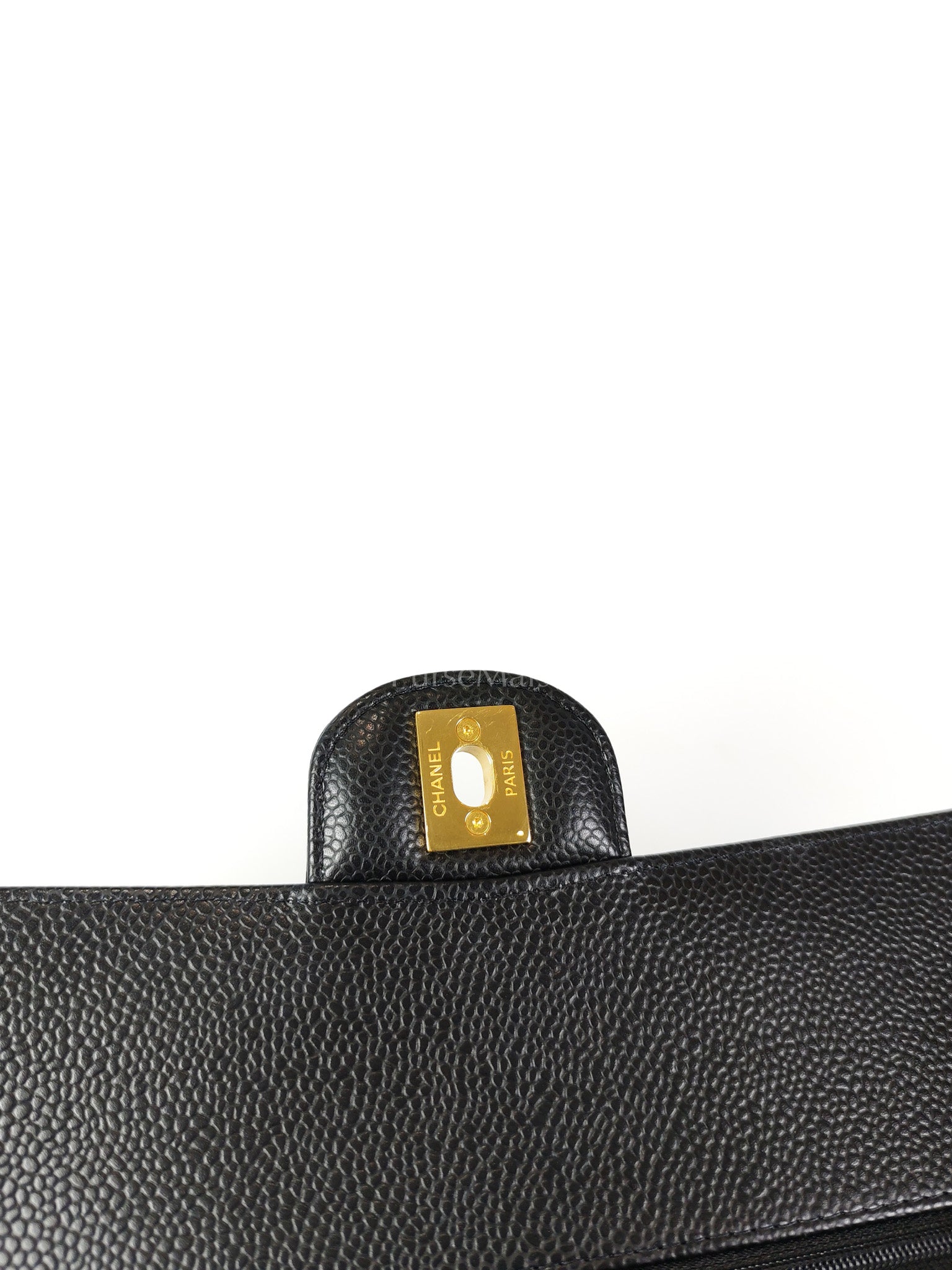 Classic Double Flap Medium in Caviar Leather and Gold Hardware (Microchip) | Purse Maison Luxury Bags Shop