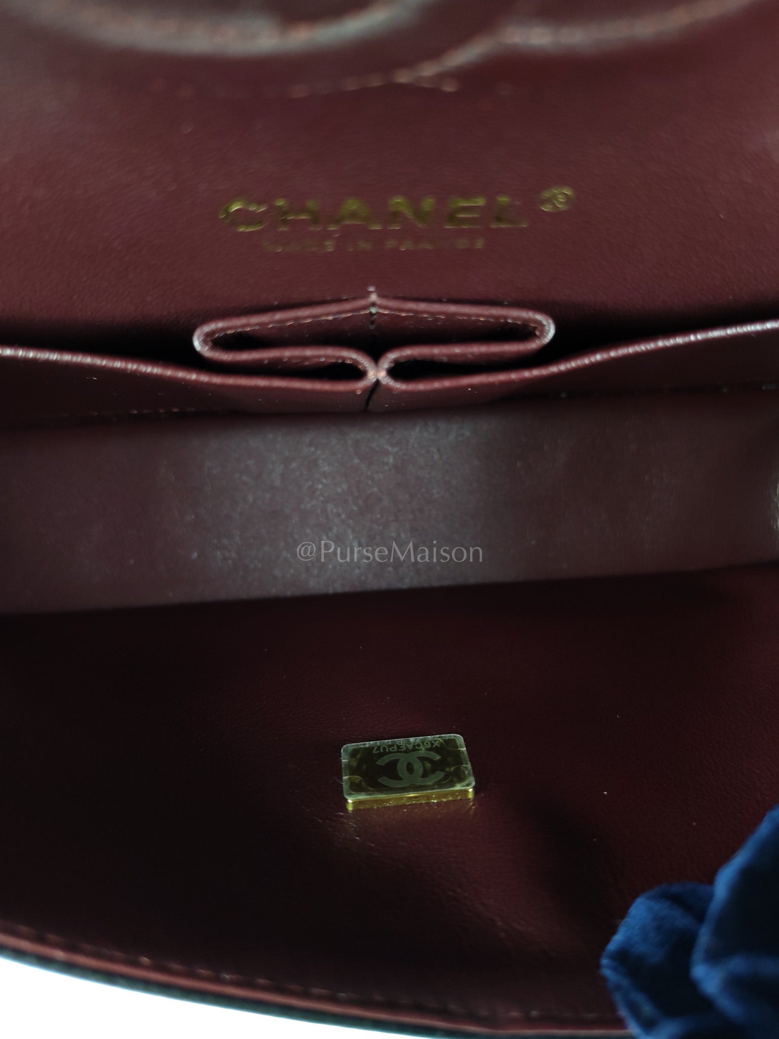 Classic Double Flap Medium in Caviar Leather and Gold Hardware (Microchip) | Purse Maison Luxury Bags Shop